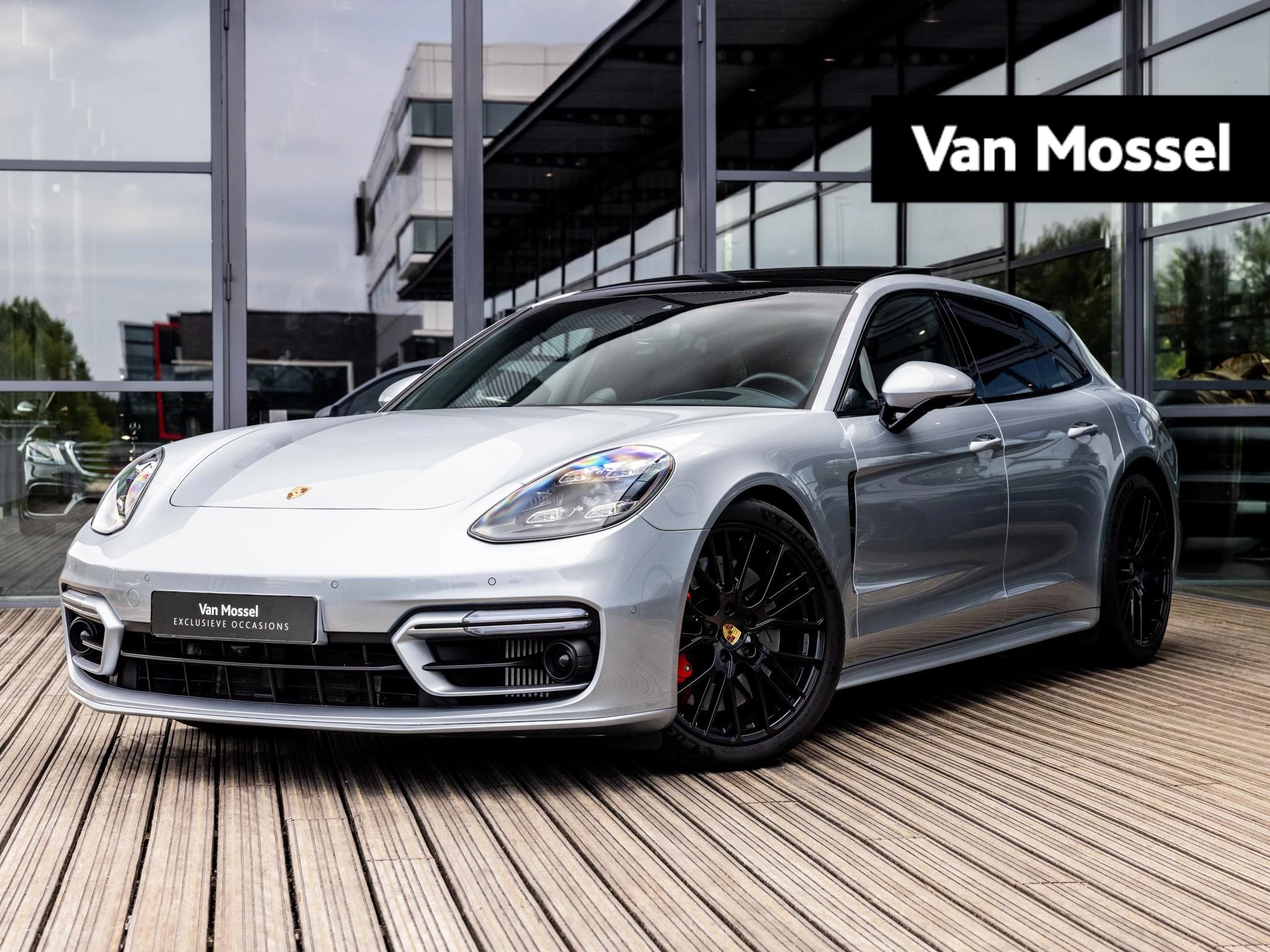 Porsche-Panamera-image-0
