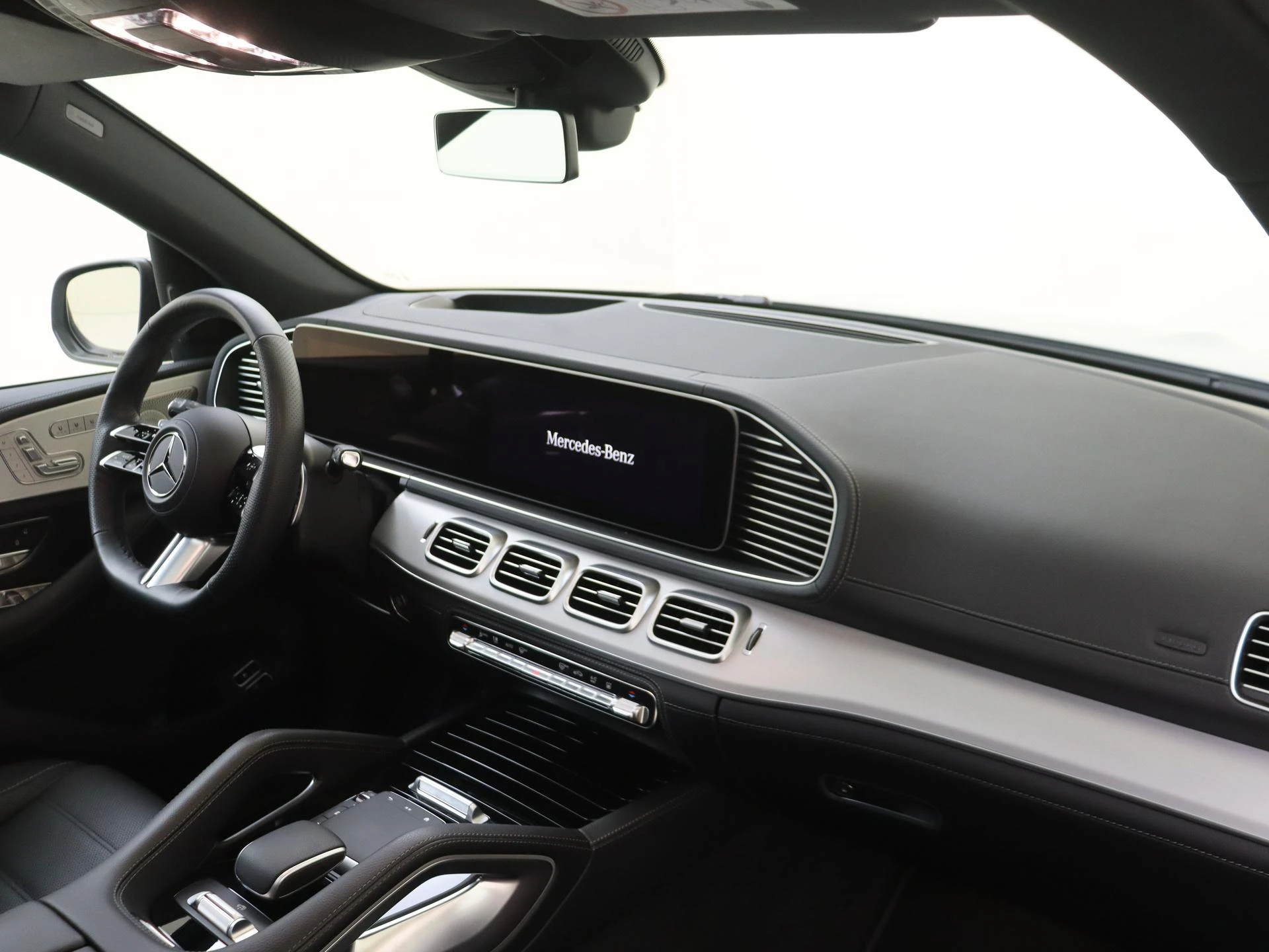 Mercedes-Benz-GLE-image-4