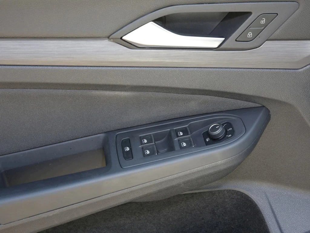 Volkswagen-Golf-image-15