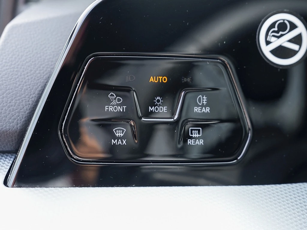 Volkswagen-Golf-image-16