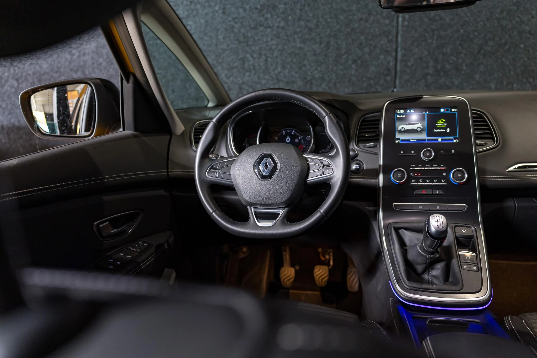 Renault-Scénic-image-13