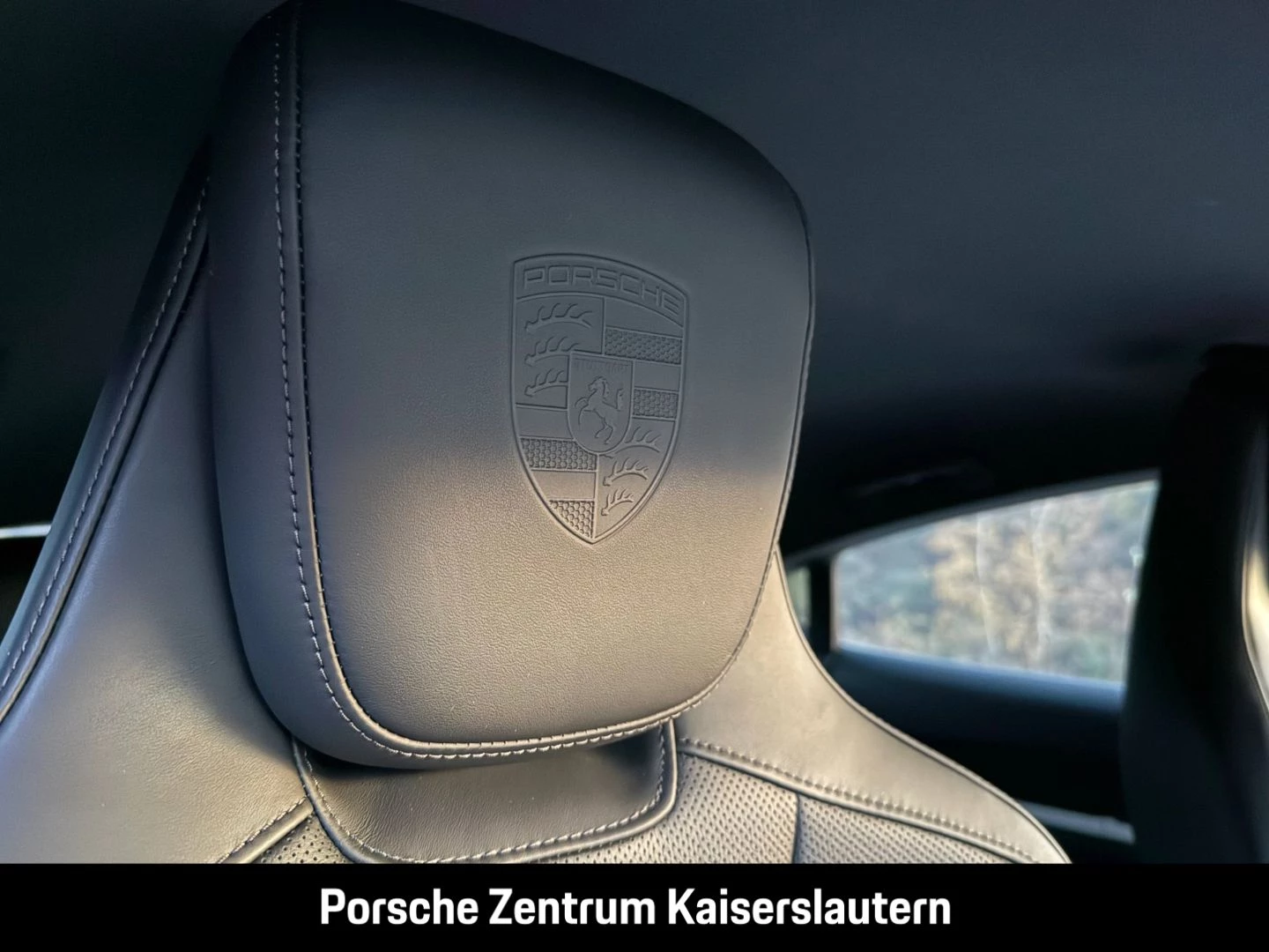 Porsche Taycan 4 Black Edition HA-Lenkung InnoDrive LED black edition