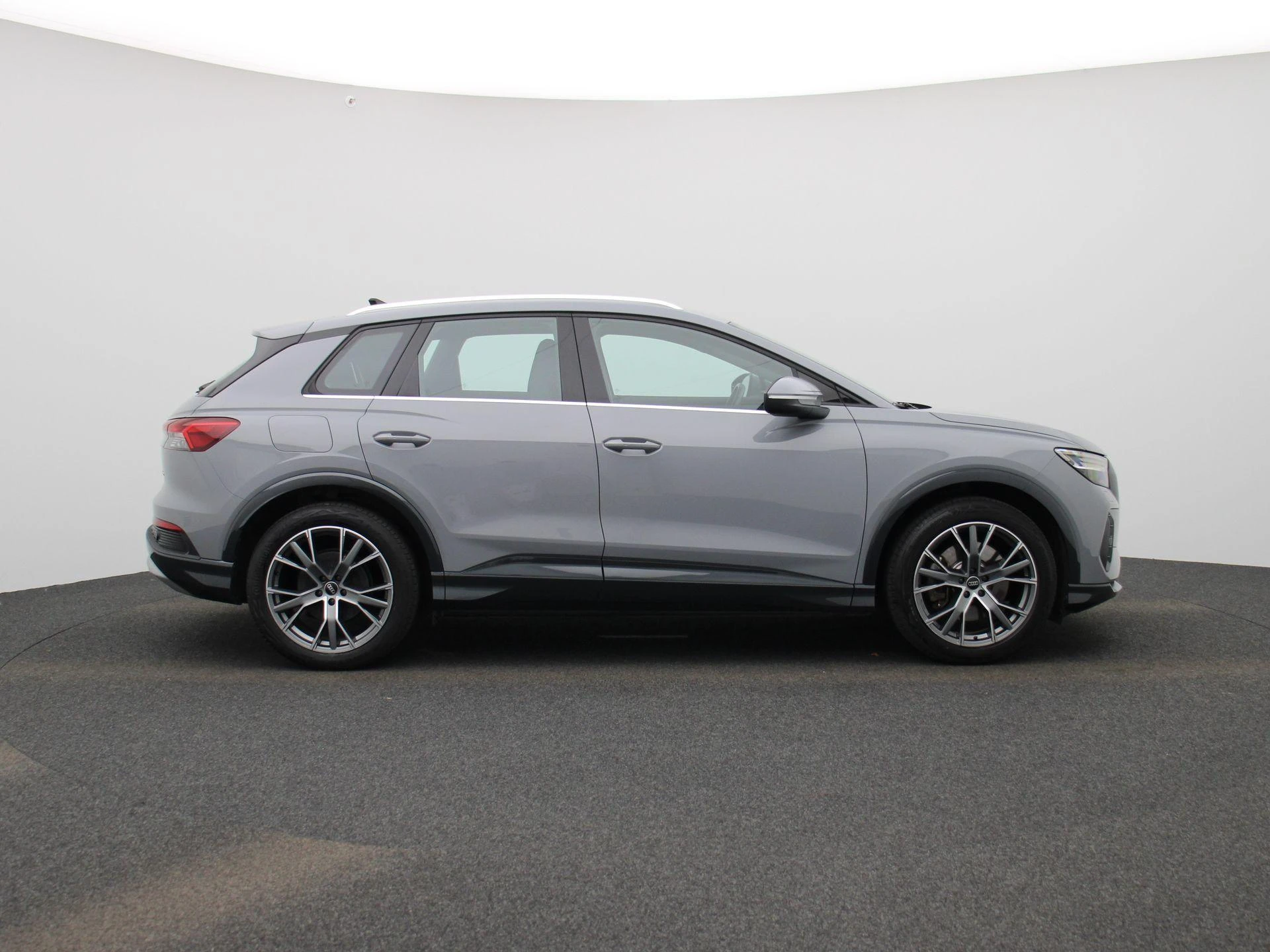 Audi-Q4 e-tron-image-5