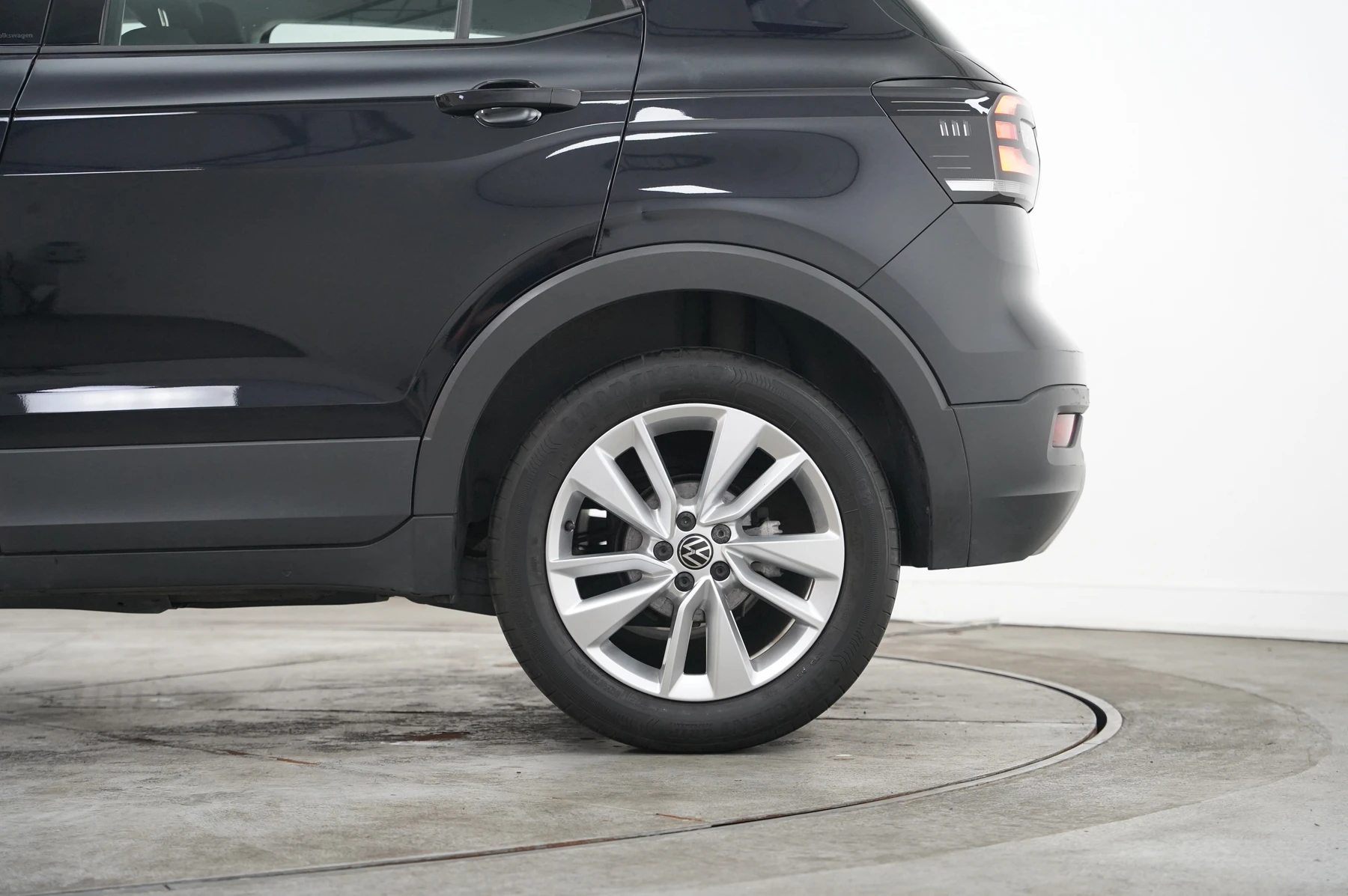 Volkswagen-T-Cross-image-24