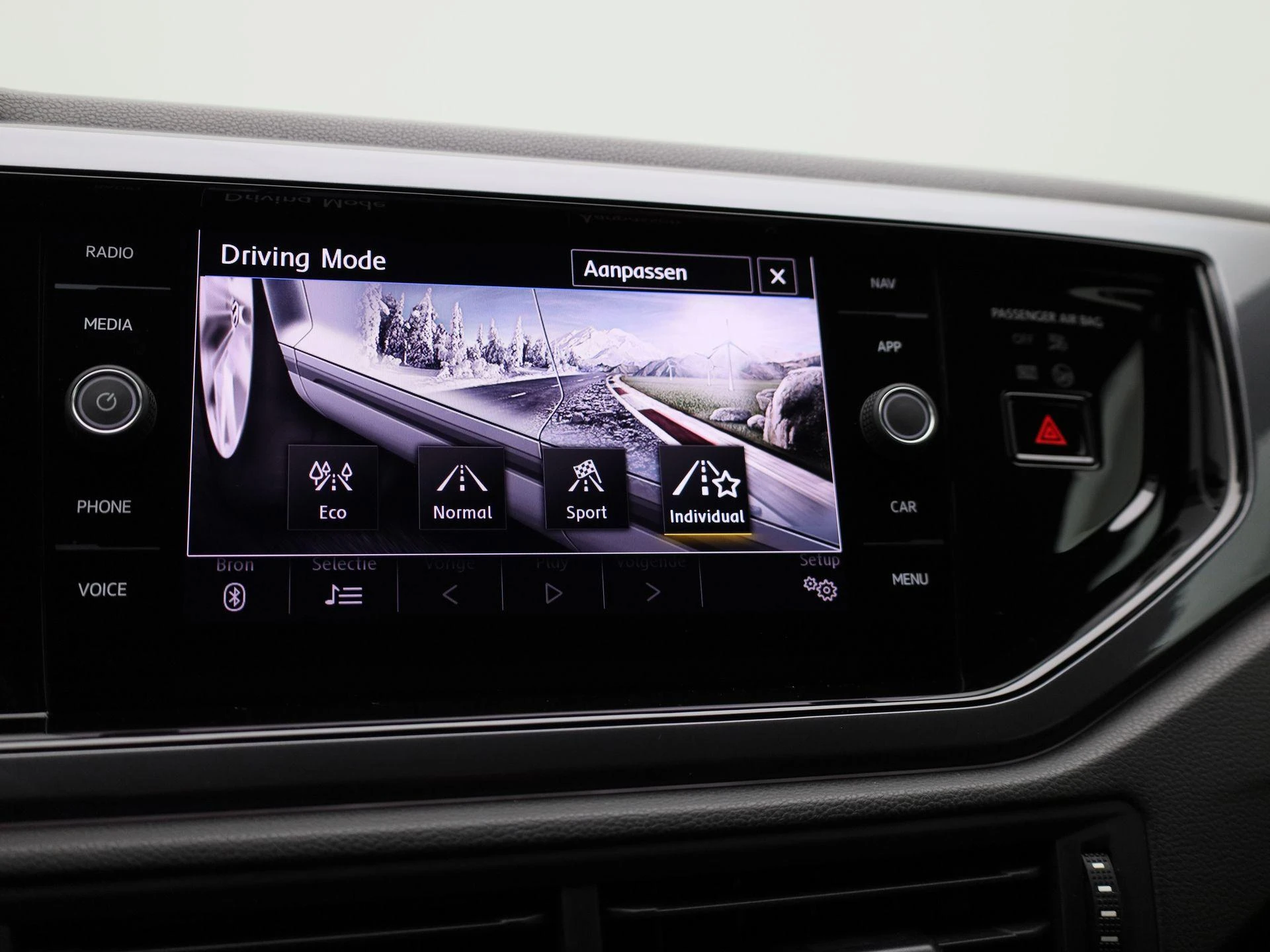 Volkswagen-Polo-image-29