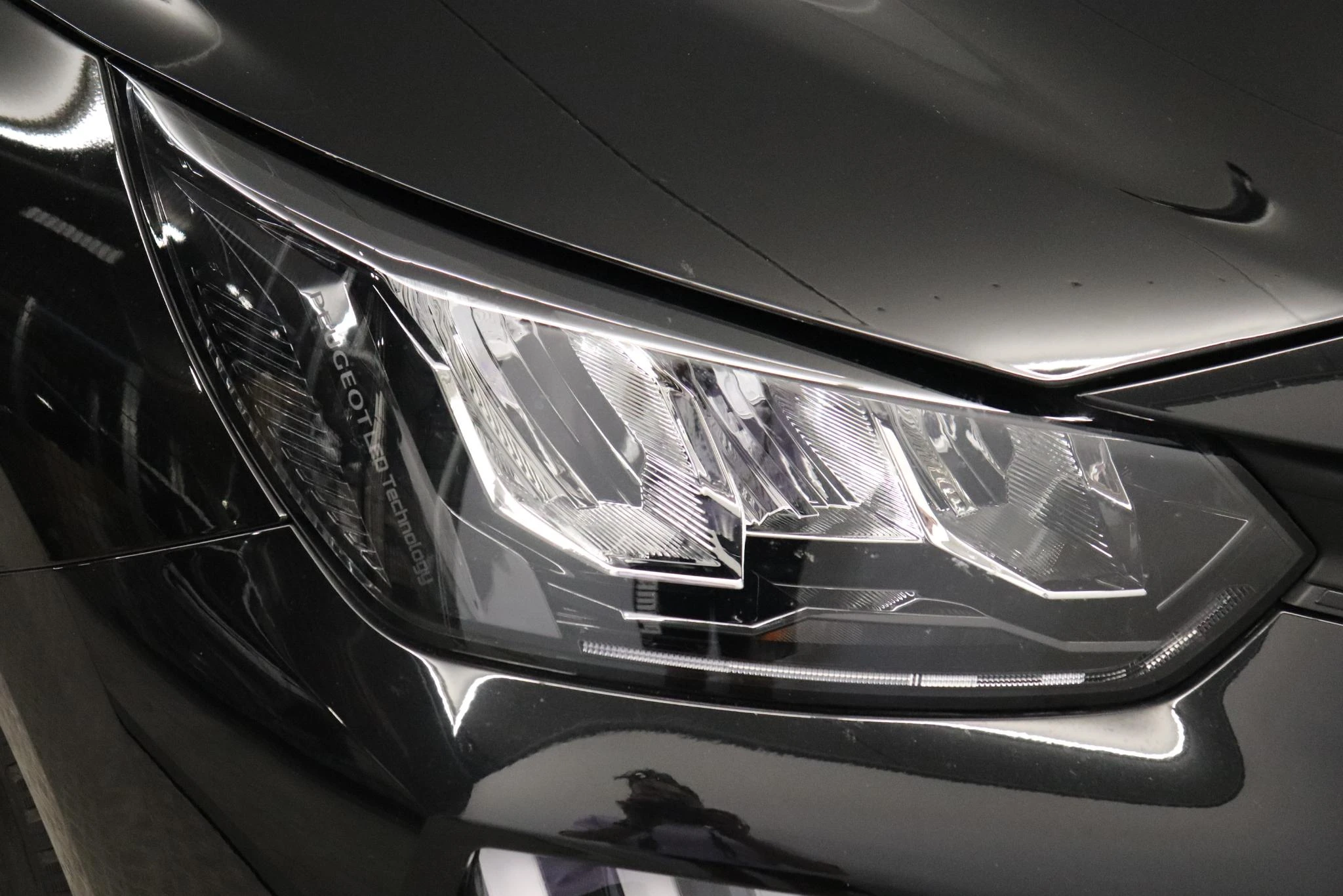 Peugeot 208 1.2 HYBRID 136 e-DSC6 Allure