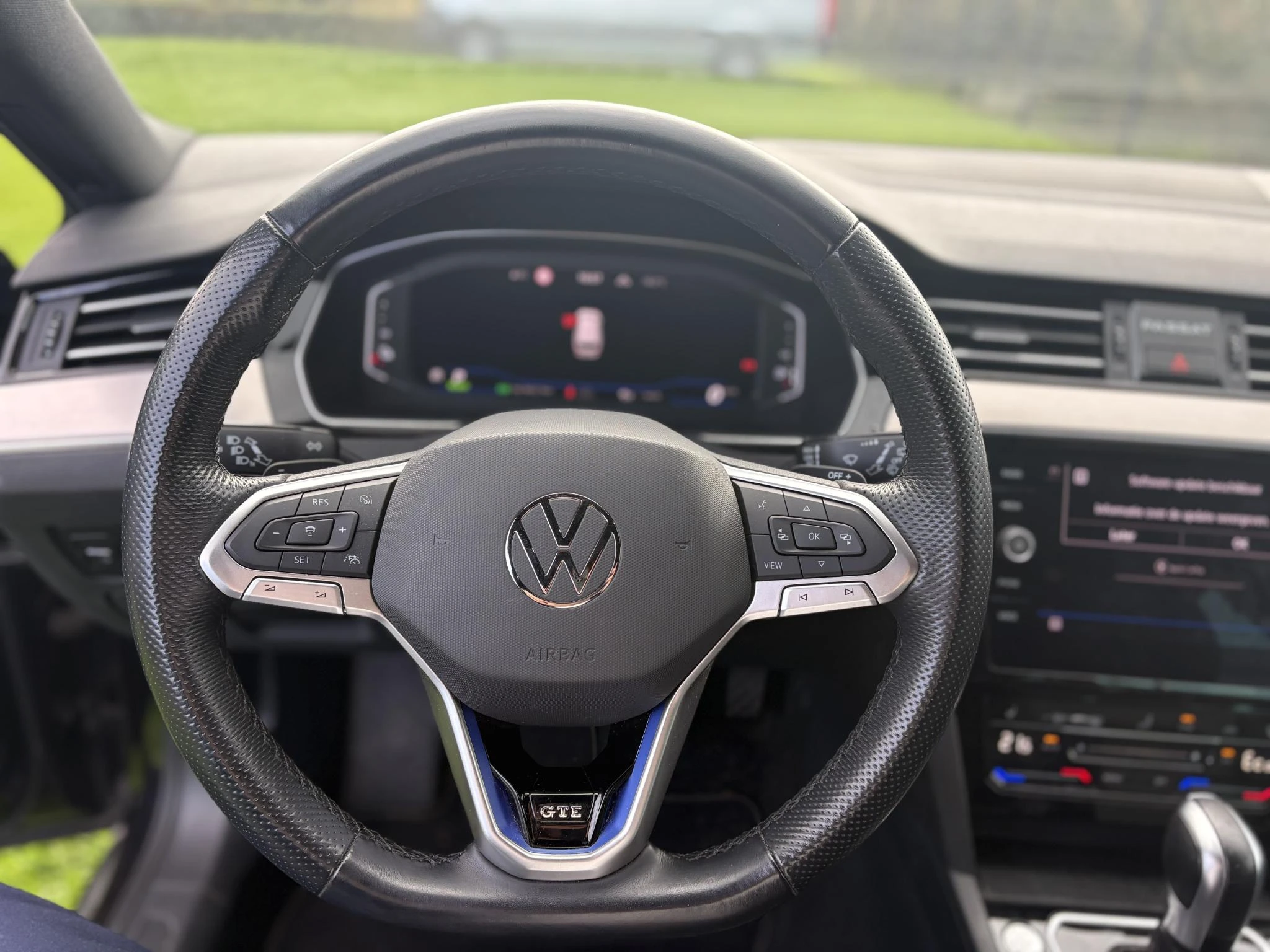 Volkswagen-Passat-image-5