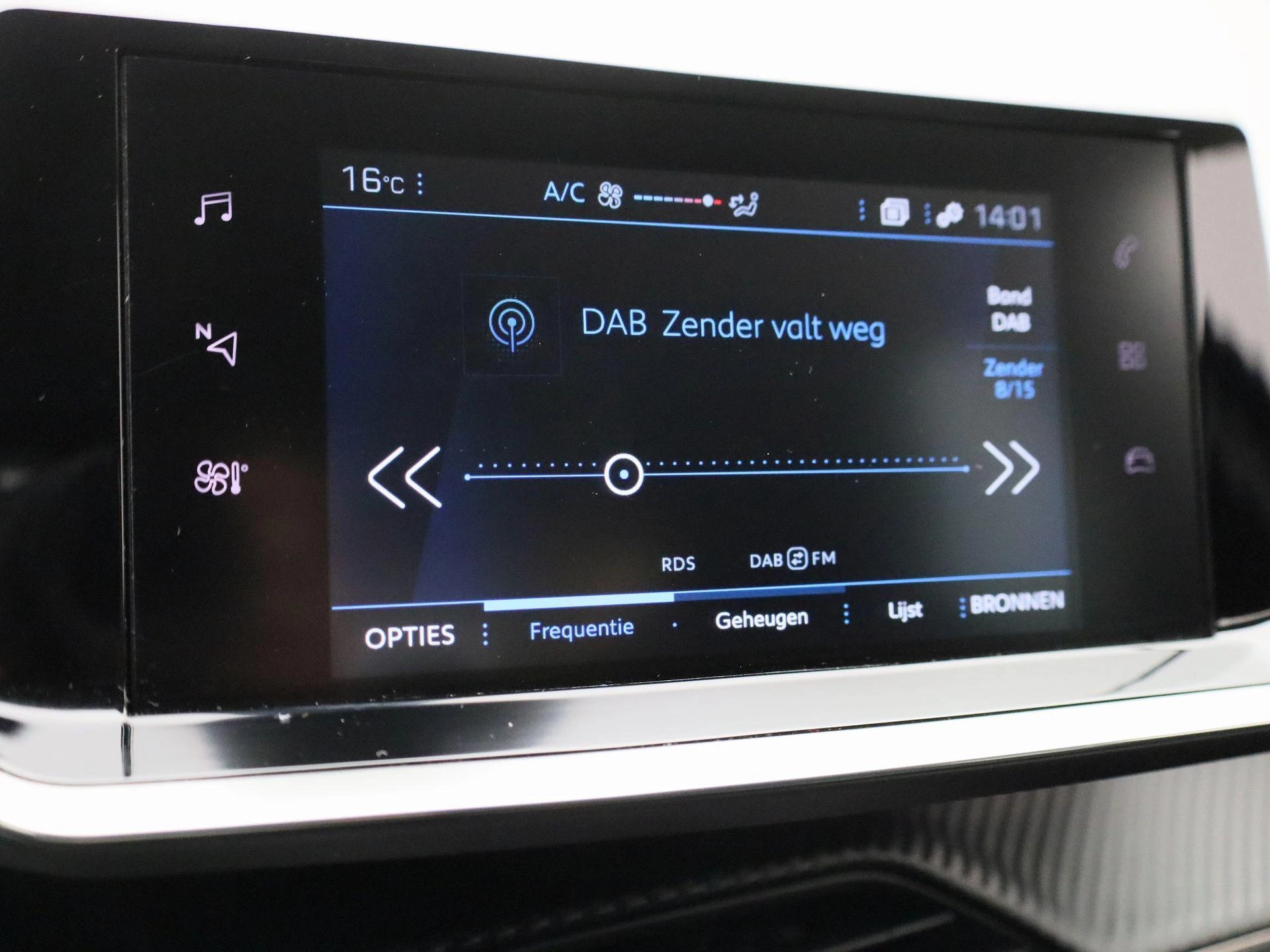 Peugeot-208-image-26