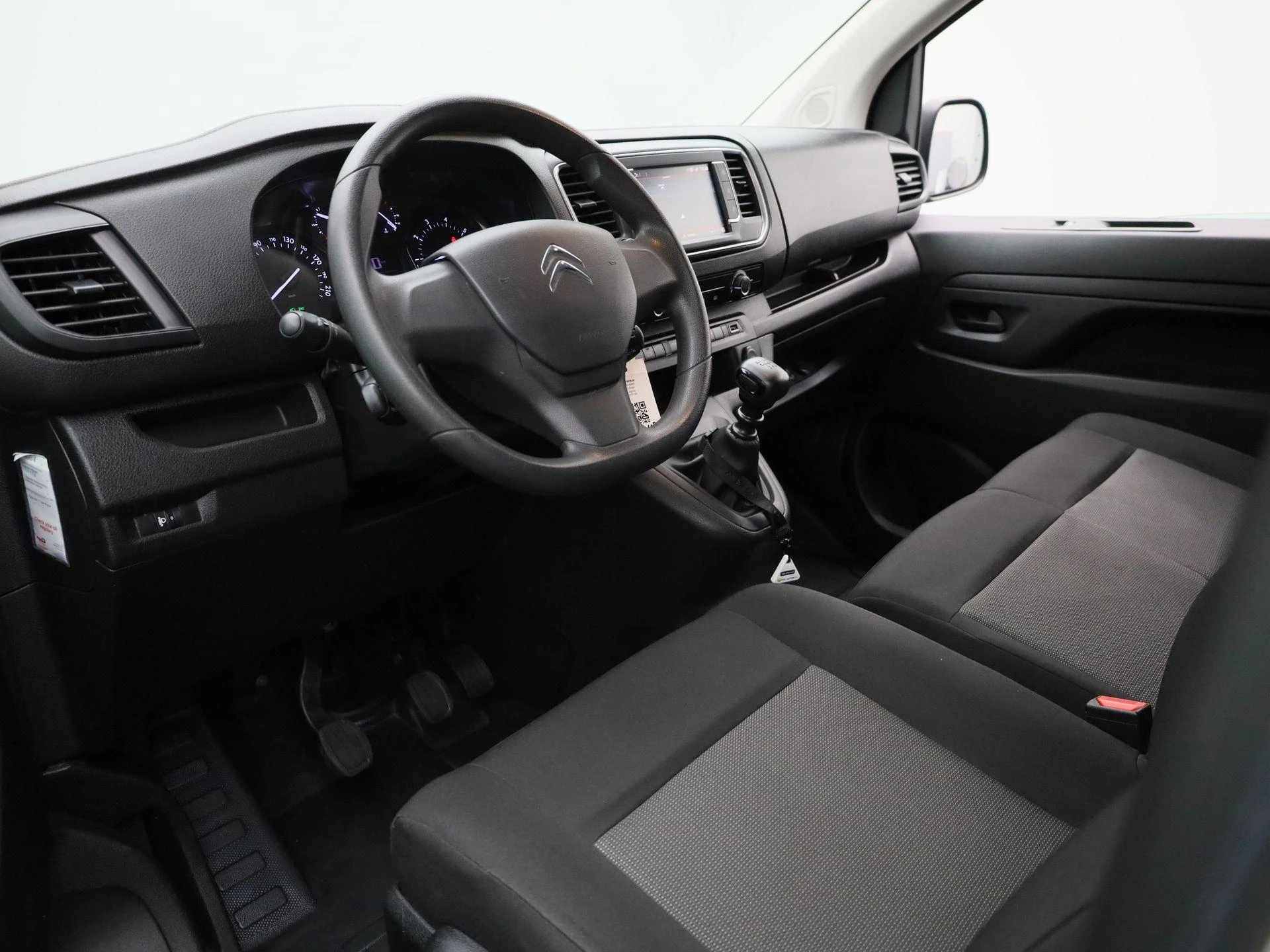 Citroën-Jumpy-image-12
