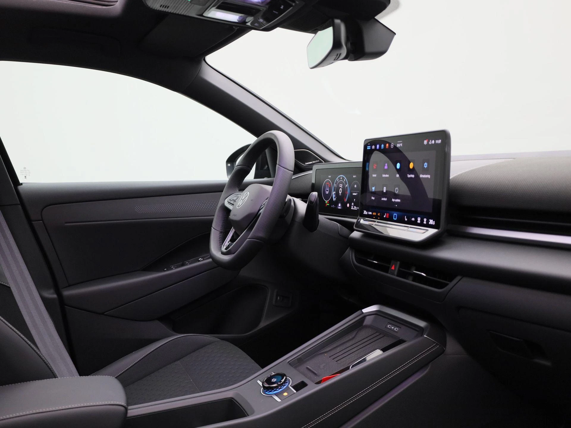 Volkswagen-T-Roc-image-39