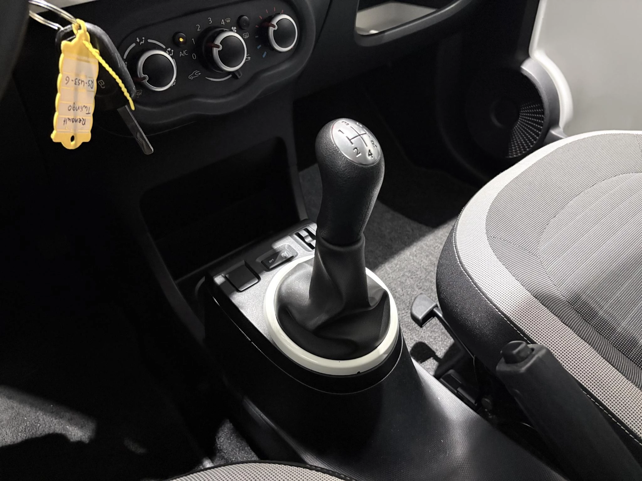Renault-Twingo-image-25