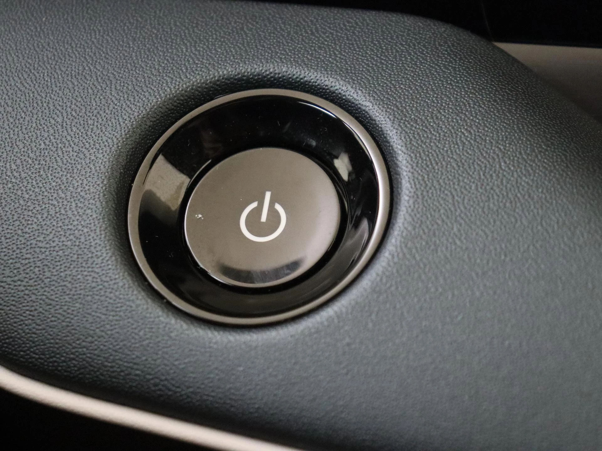 Nissan-Leaf-image-20