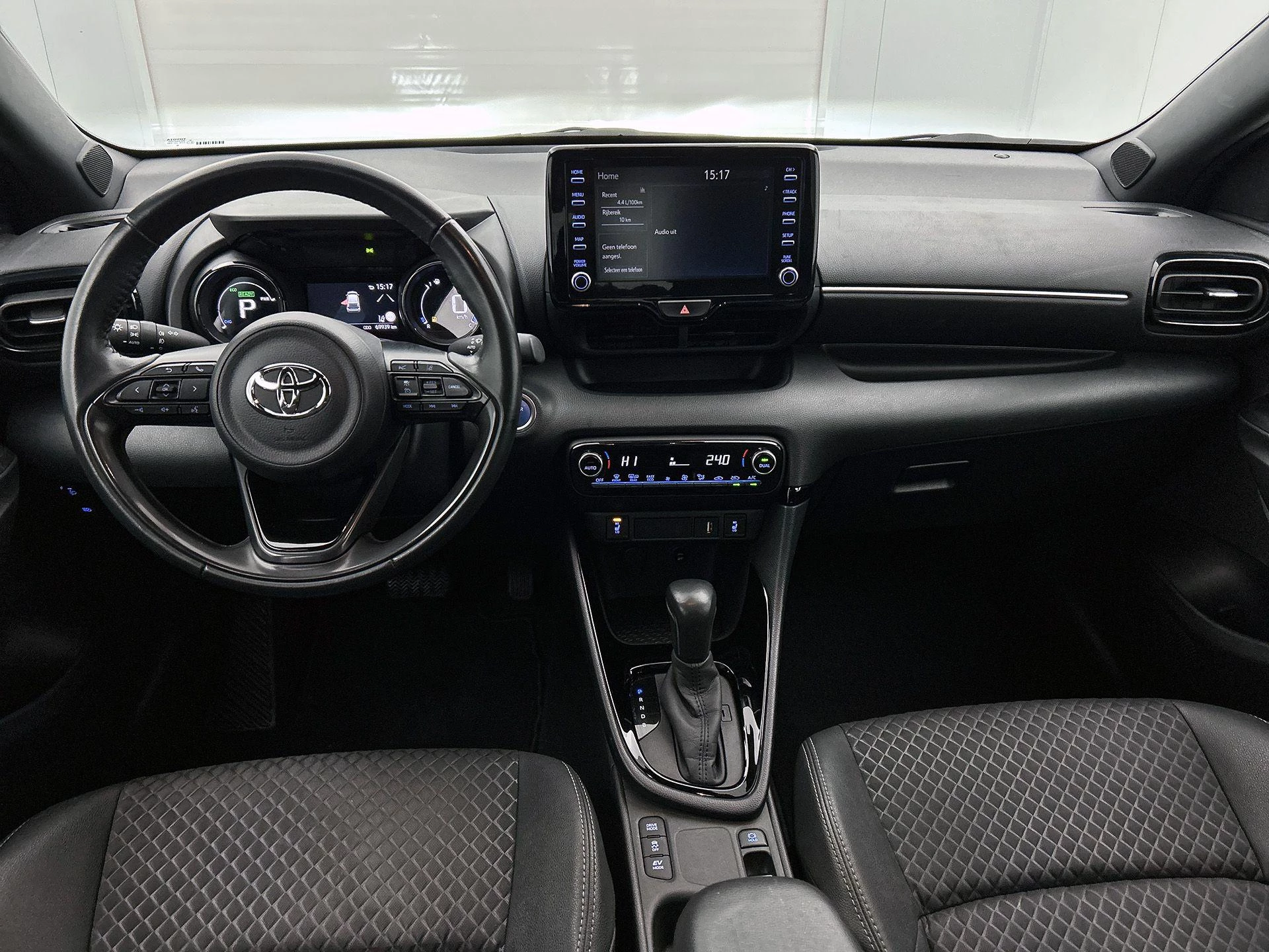 Toyota-Yaris-image-18