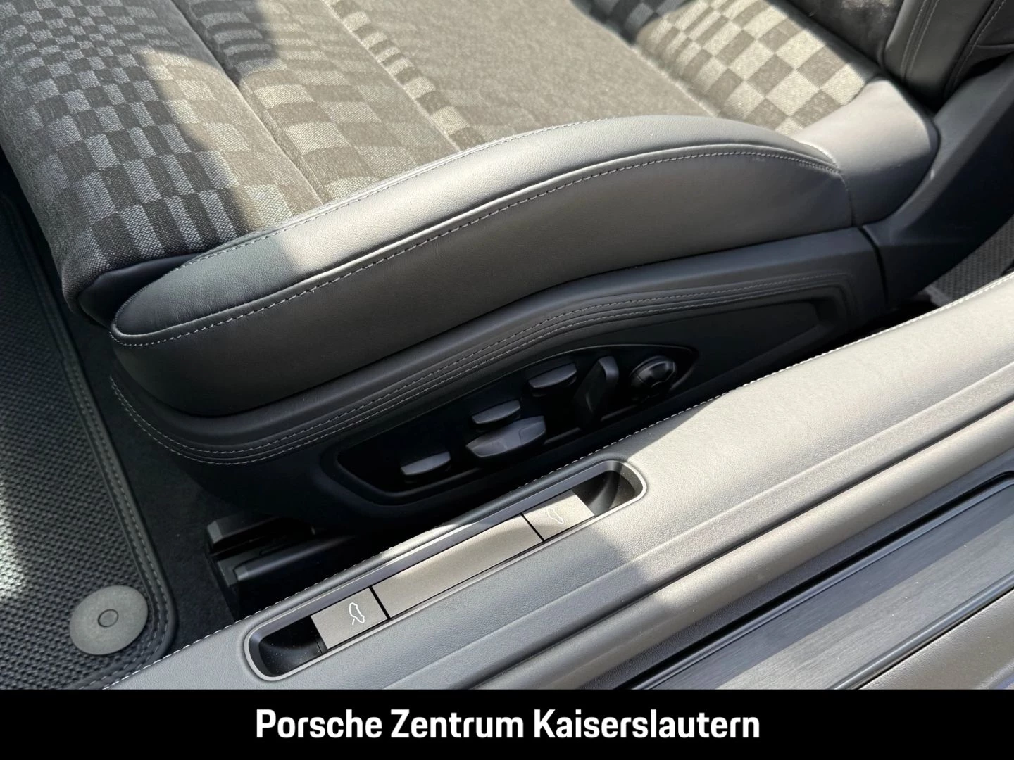 Porsche 911 992 Spirit 70 Burmester Clubleder InnoDrive spirit 70
