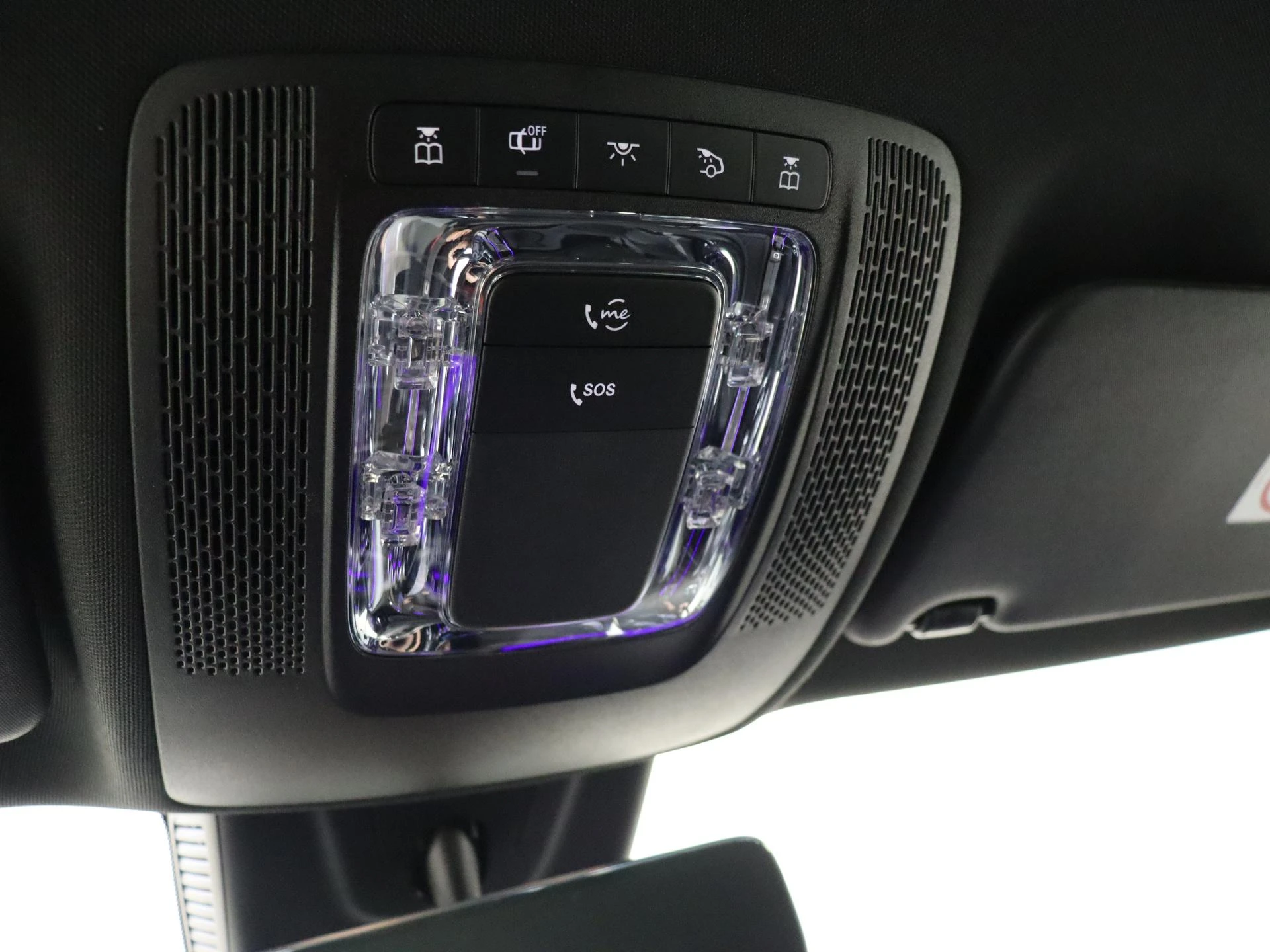 Mercedes-Benz-EQA-image-22