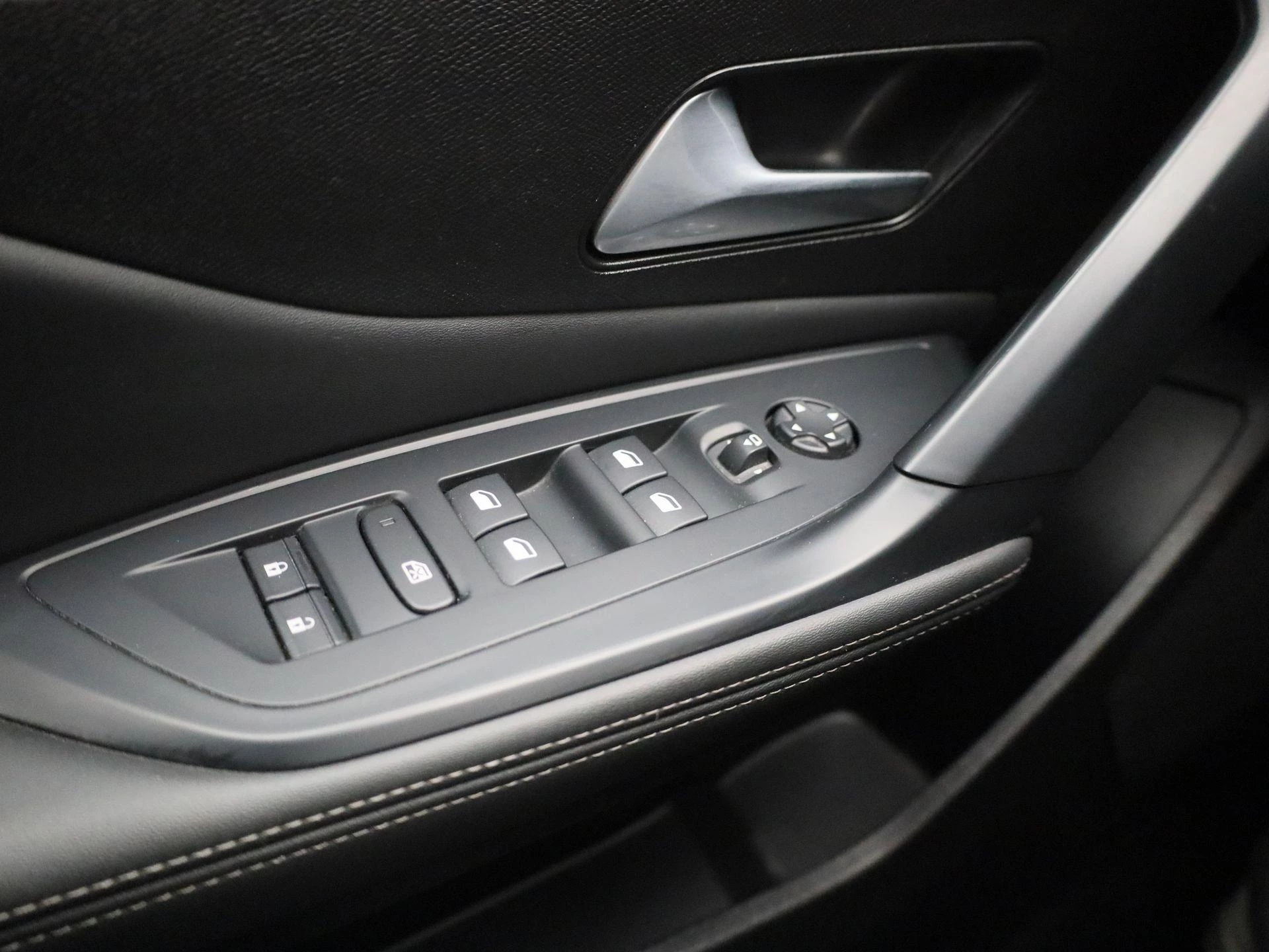 Peugeot-308-image-18