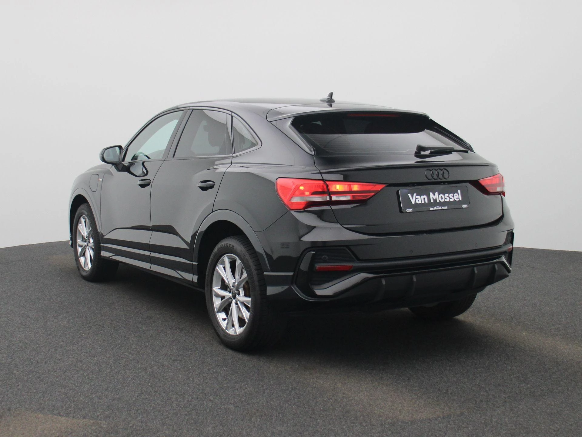 Audi-Q3-image-1