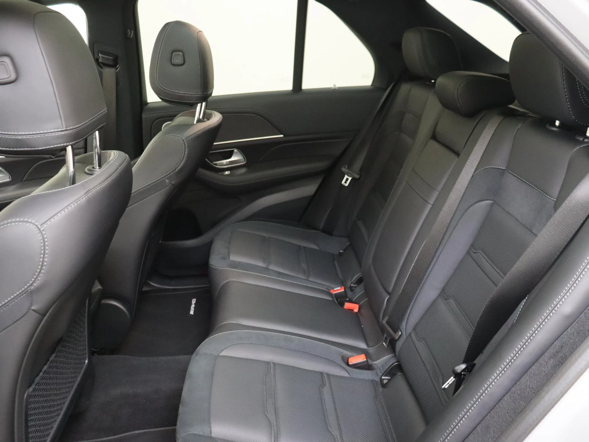 Mercedes-Benz-GLE-image-16