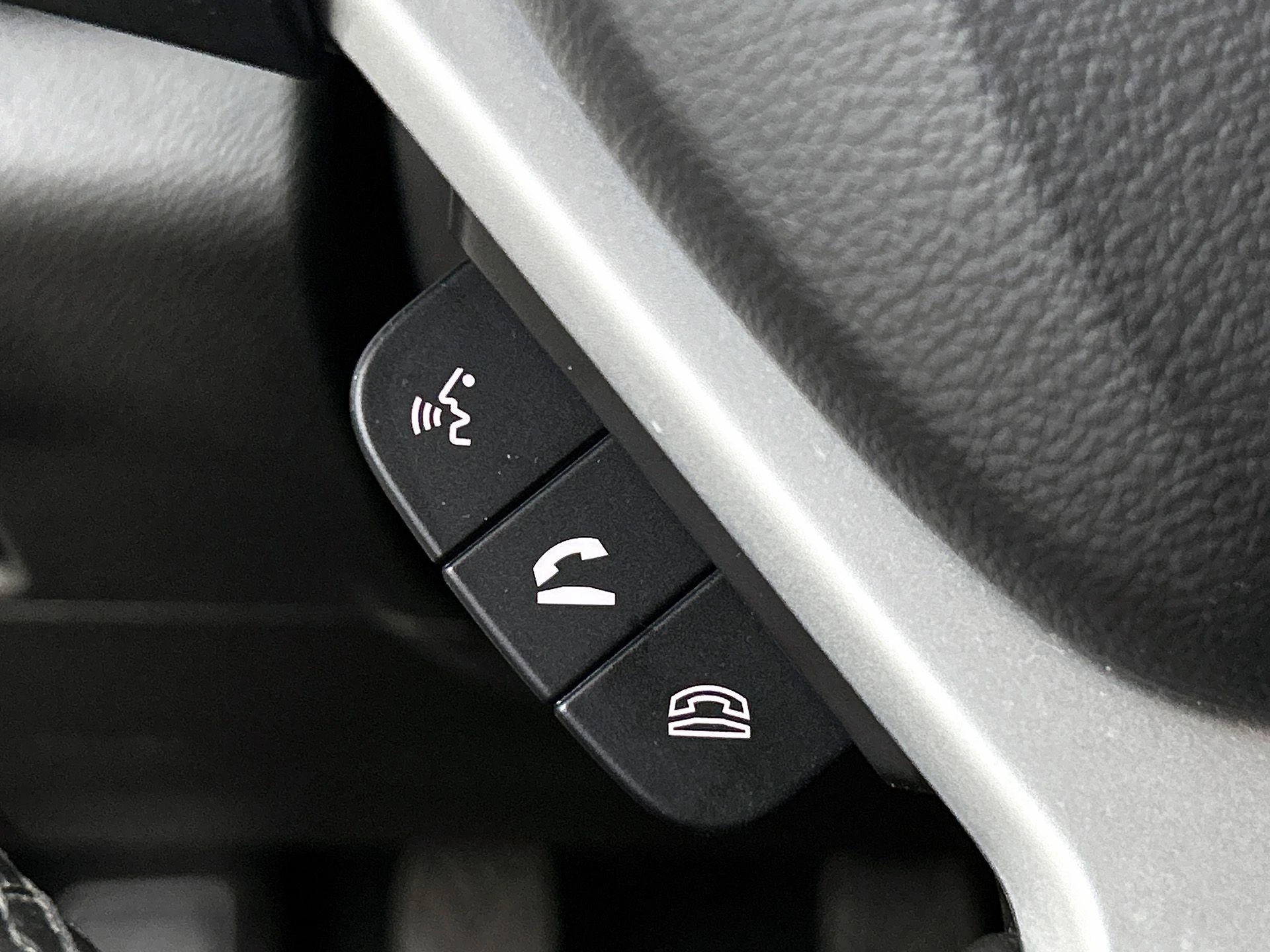 Suzuki-S-Cross-image-10