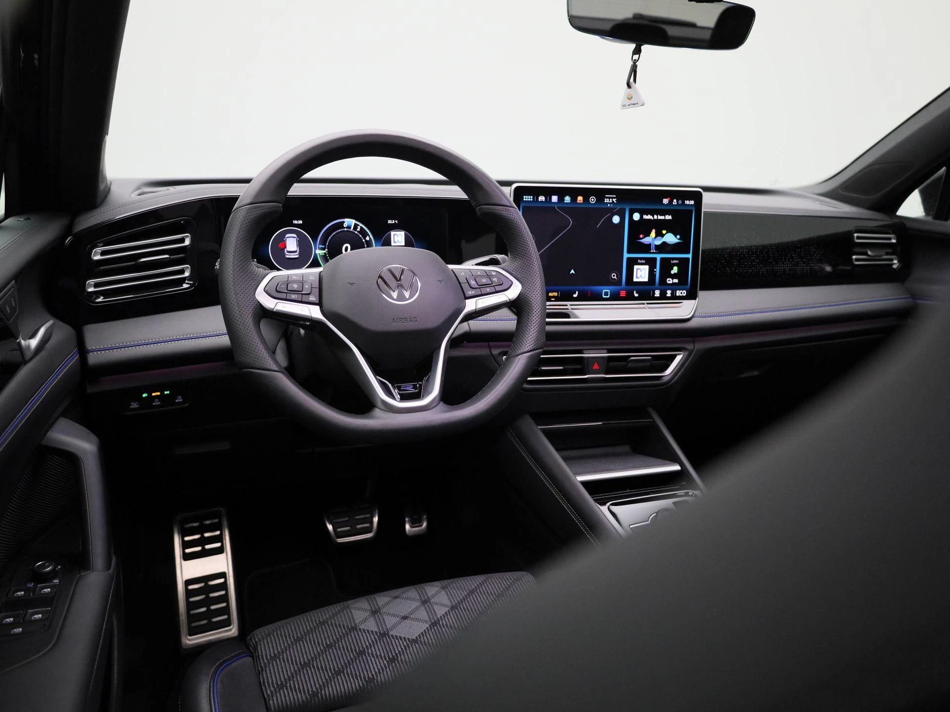 Volkswagen-Tiguan-image-6