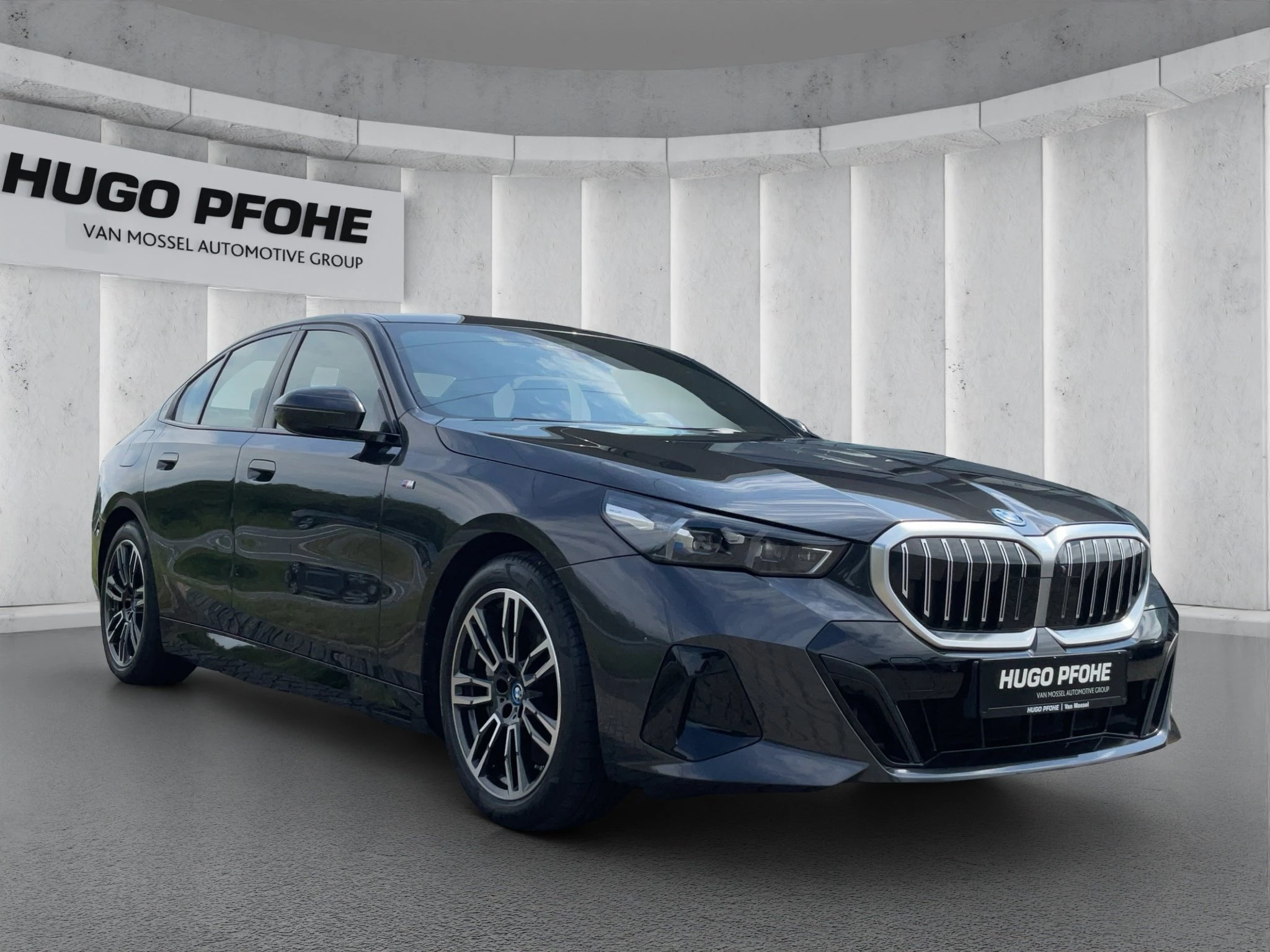 BMW 5er Reihe 550e xDrive M Sport . Driving Prof