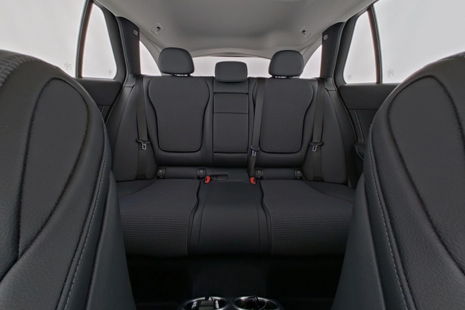 Mercedes-Benz C-Klasse 300 e Break Luxury Line + CARPLAY + PANO DAK + TREKHAAK + CAMERA +