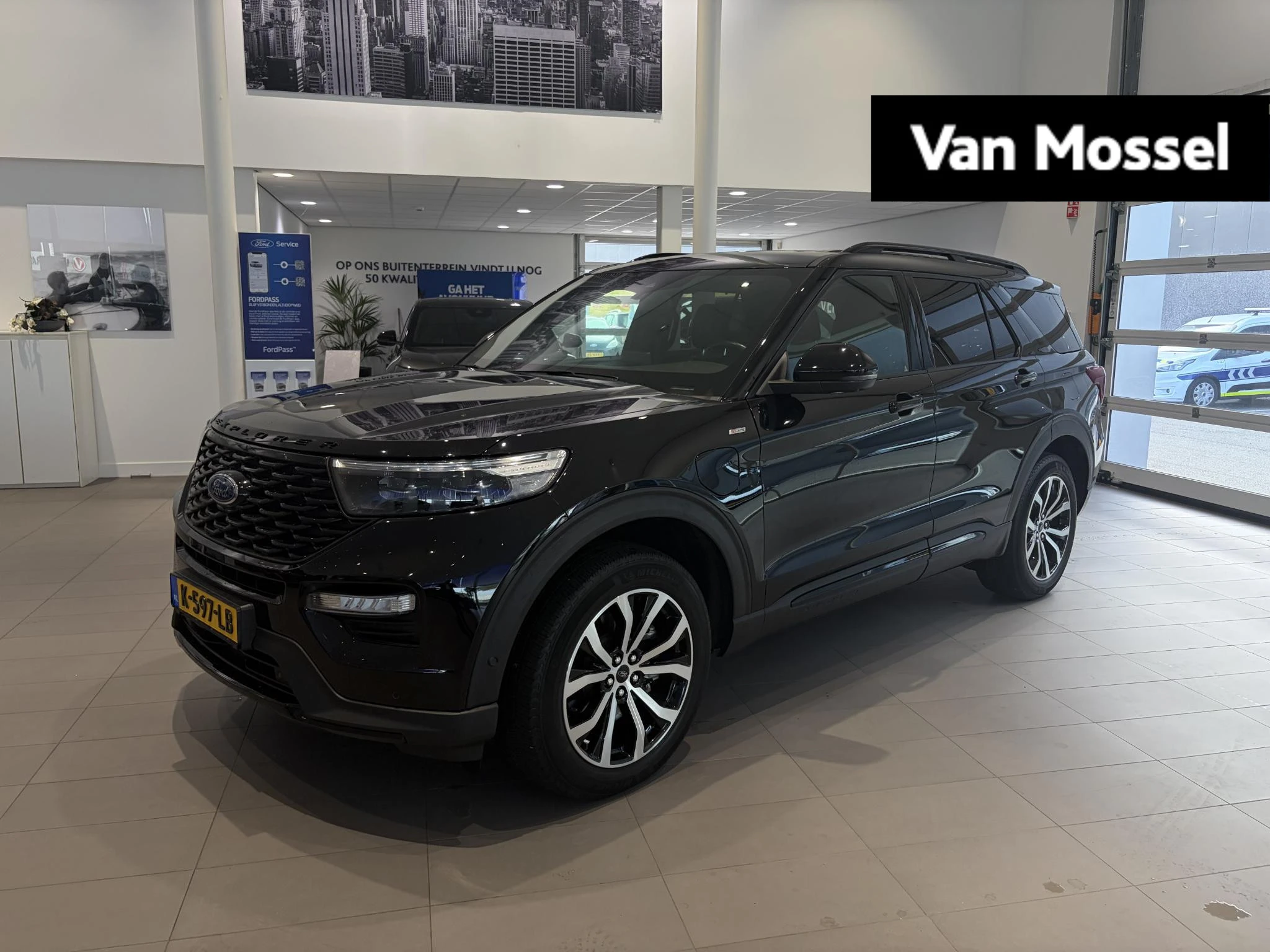 Ford-Explorer-image-0