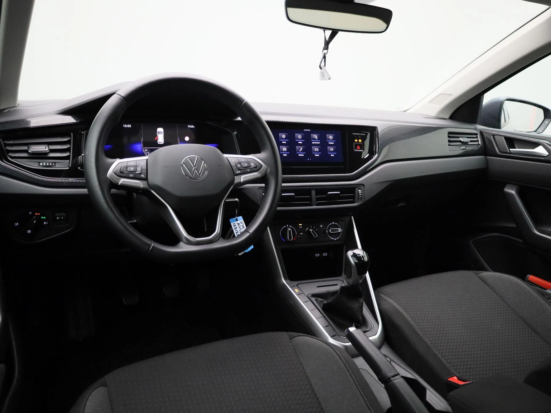 Volkswagen-Polo-image-6