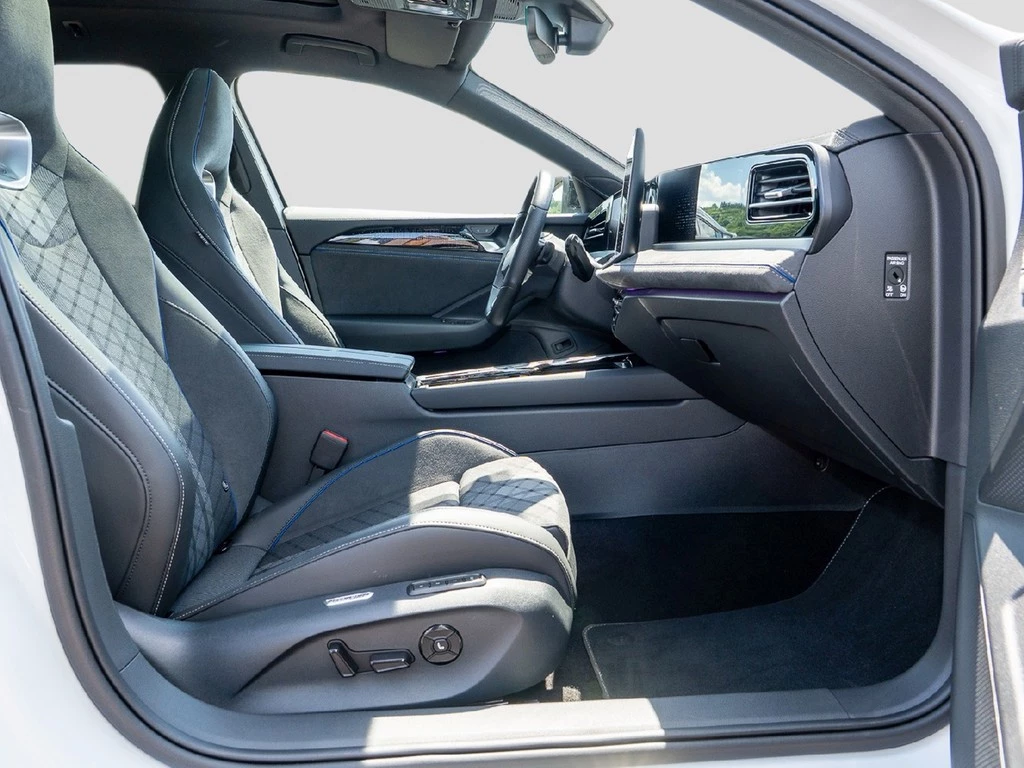 Volkswagen Passat Variant 2.0 TSI DSG 4Motion R-Line AHK