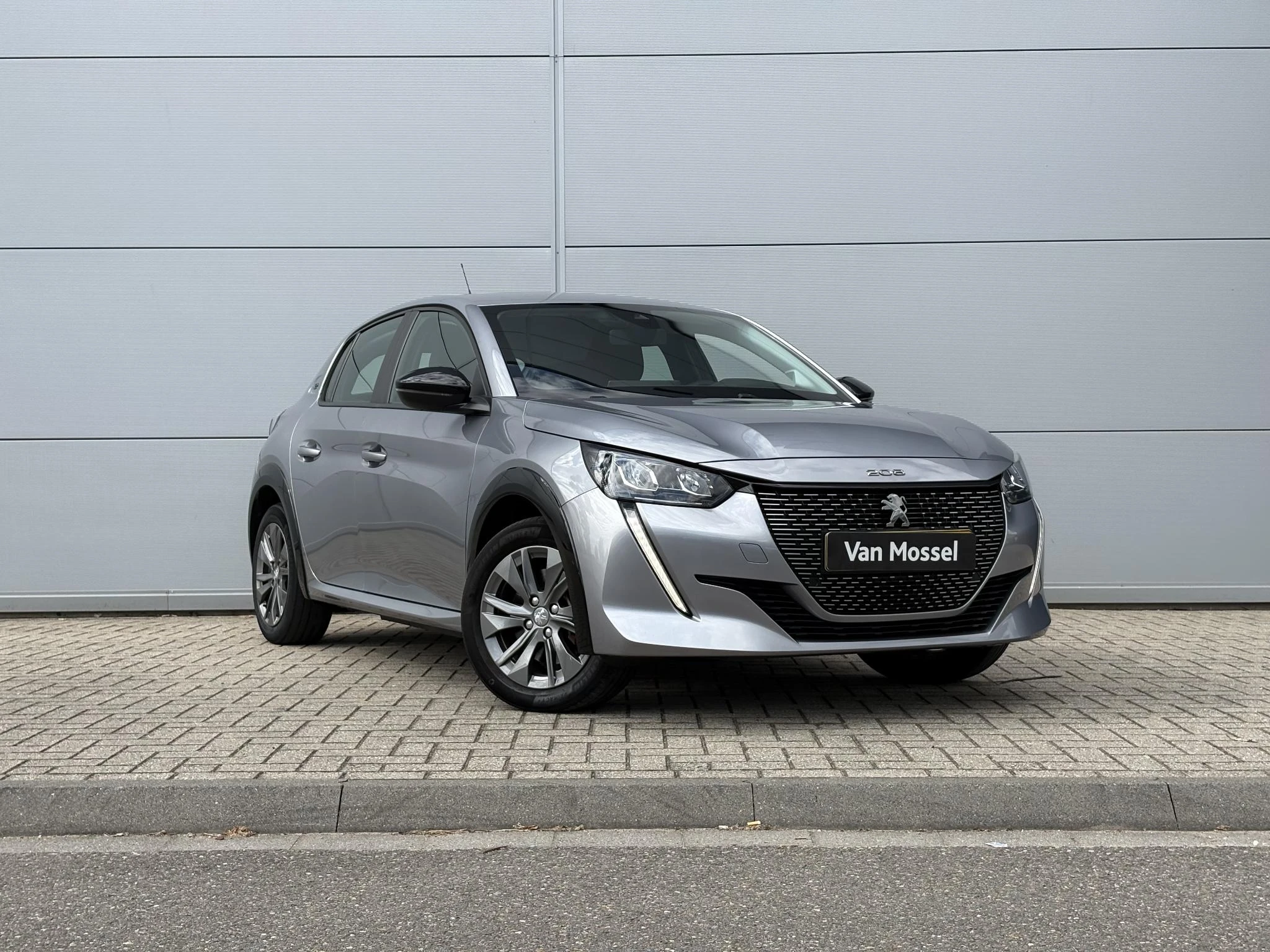 Peugeot-e-208-image-7