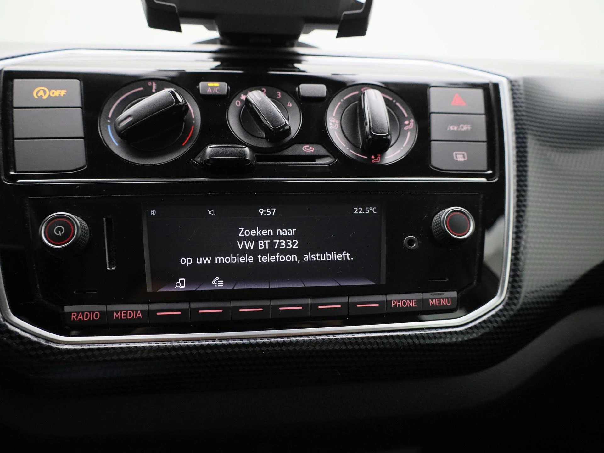 Volkswagen-up!-image-18