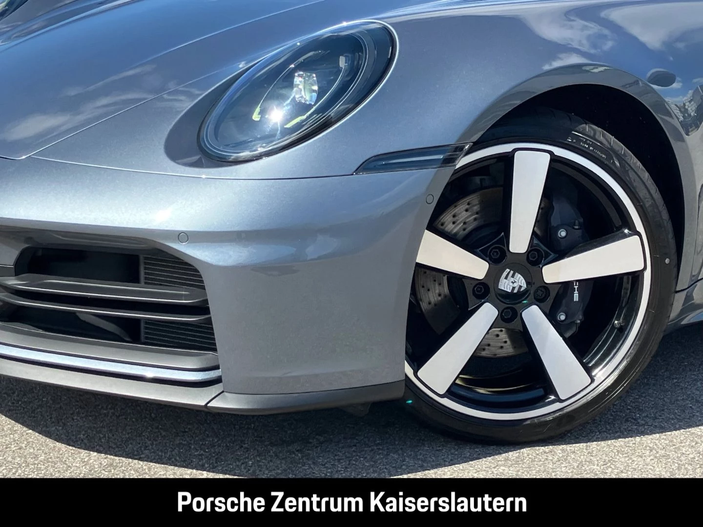 Porsche 911 992 Carrera Cabrio Sportabgas Surround-View carrera