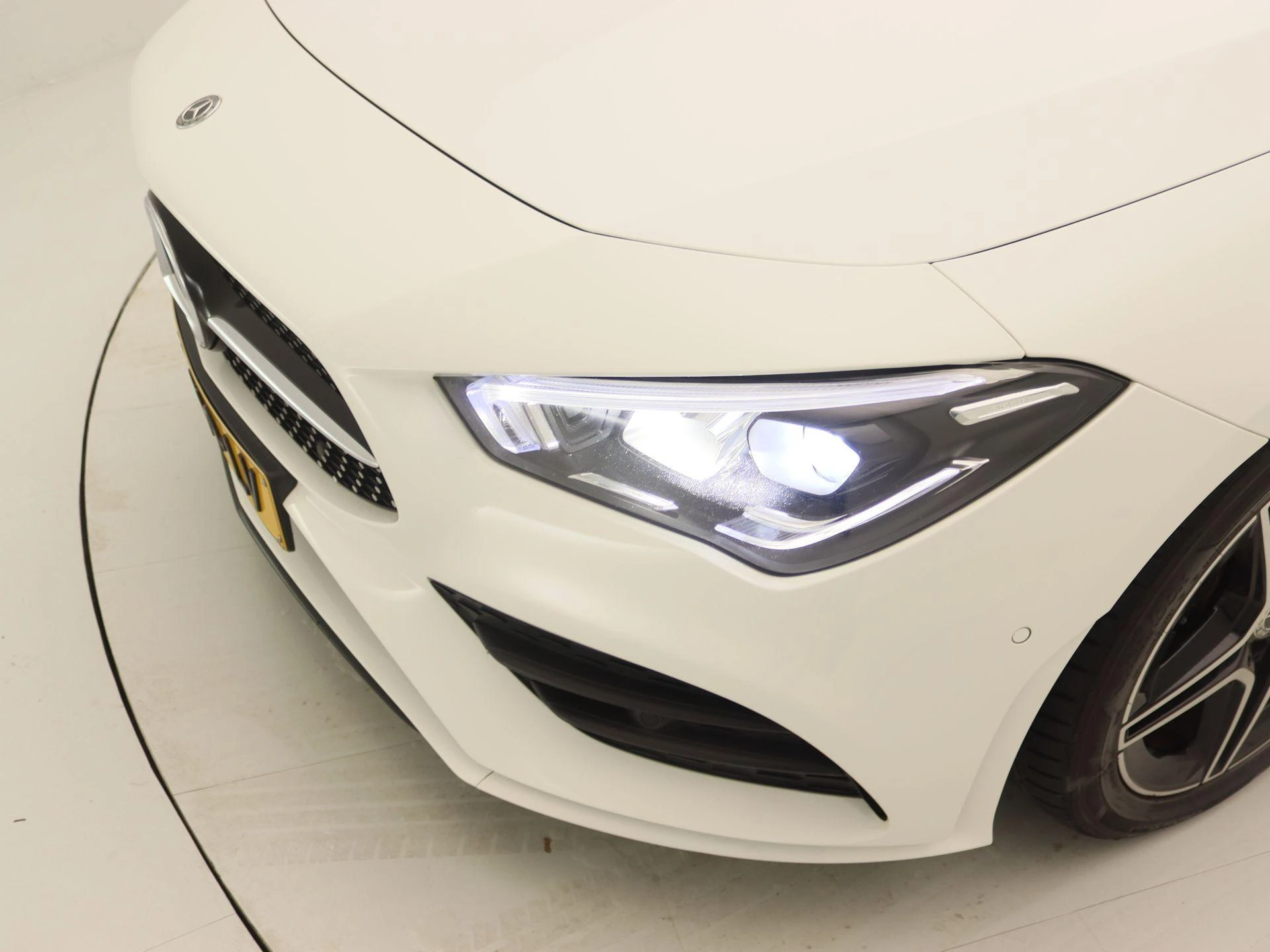 Mercedes-Benz-CLA-image-14
