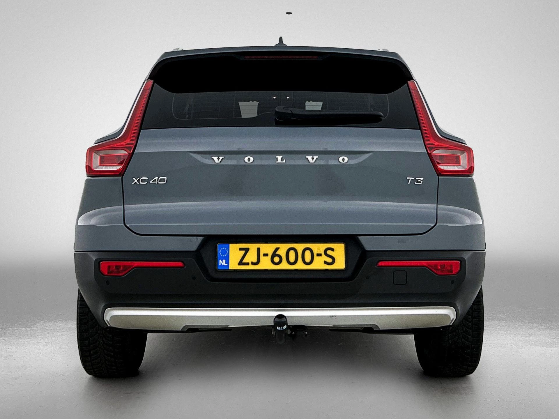 Volvo-XC40-image-2