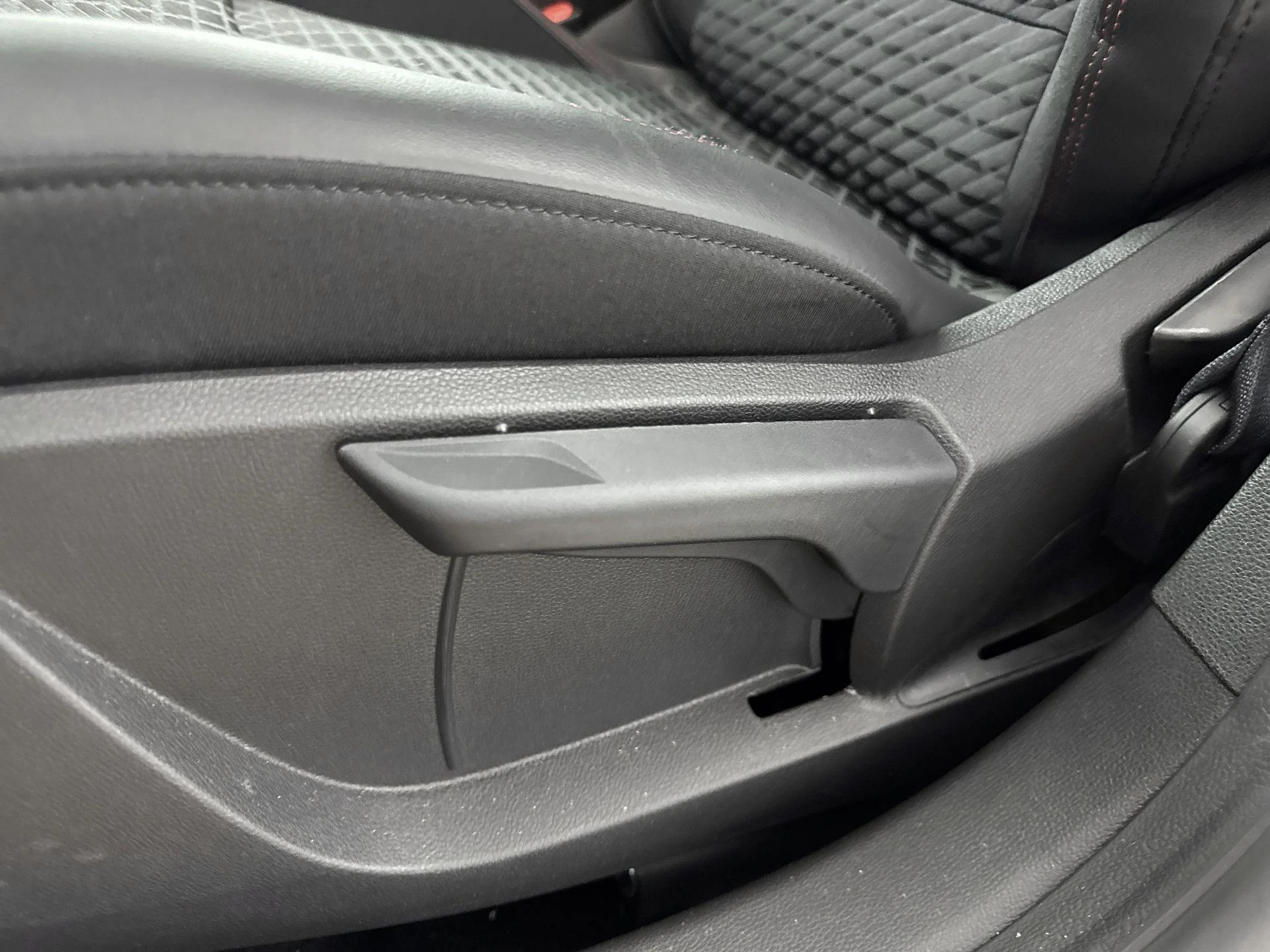 Renault-Clio-image-18