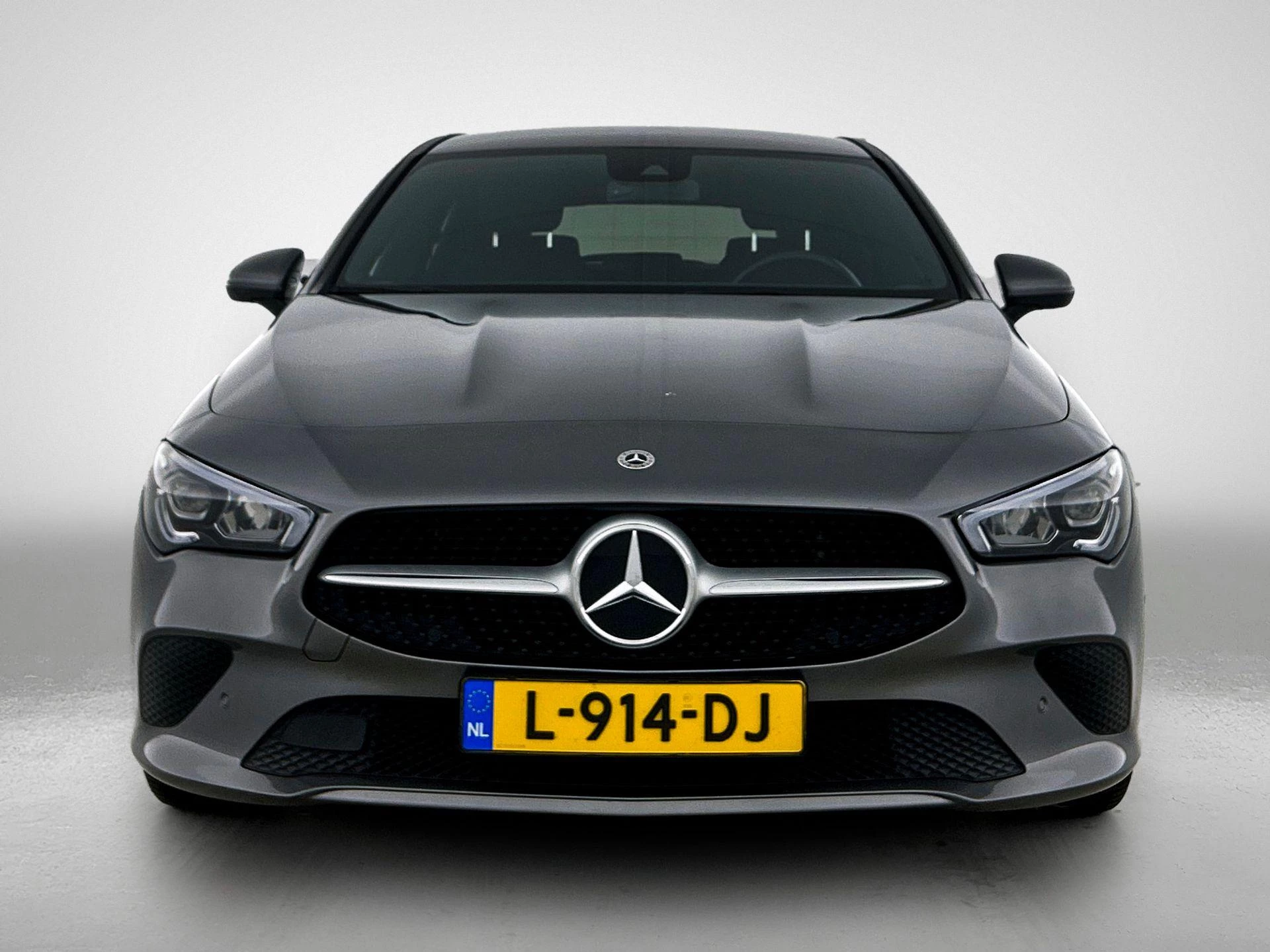 Mercedes-Benz-CLA-image-4