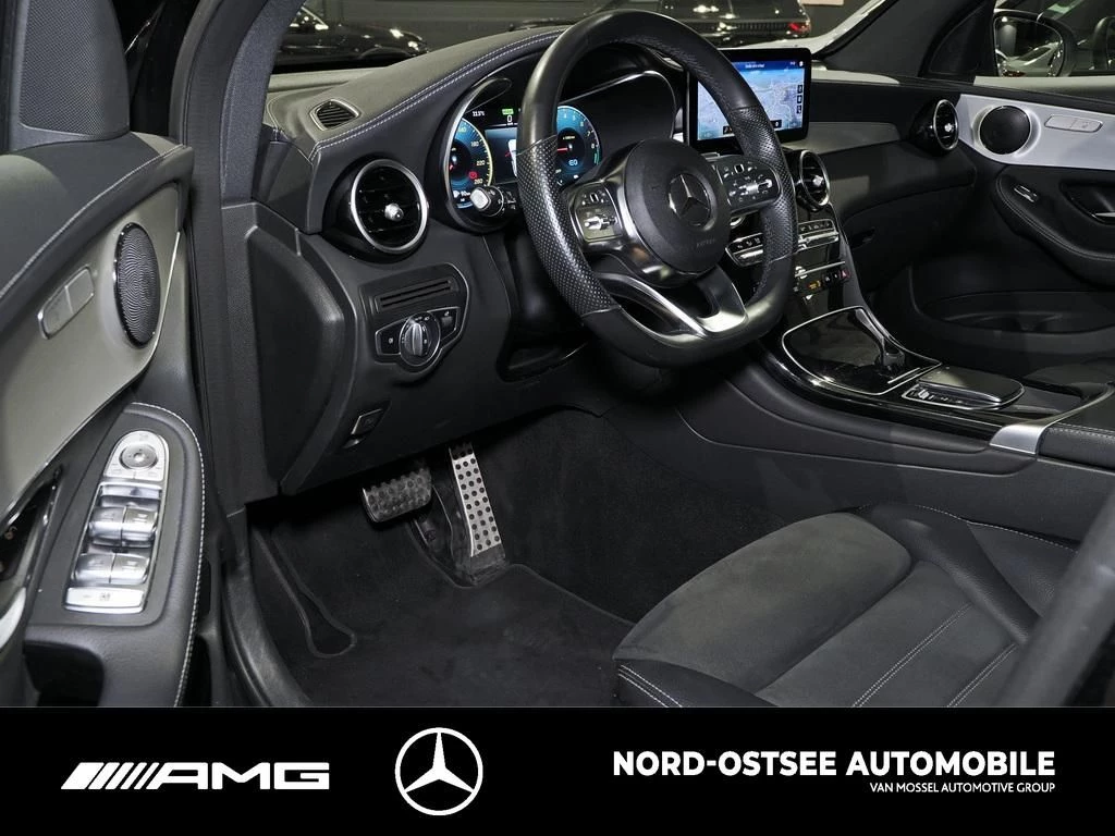 Mercedes-Benz GLC 300 e 4M PANO AHK KAMERA DISTRO LED DAB 9G