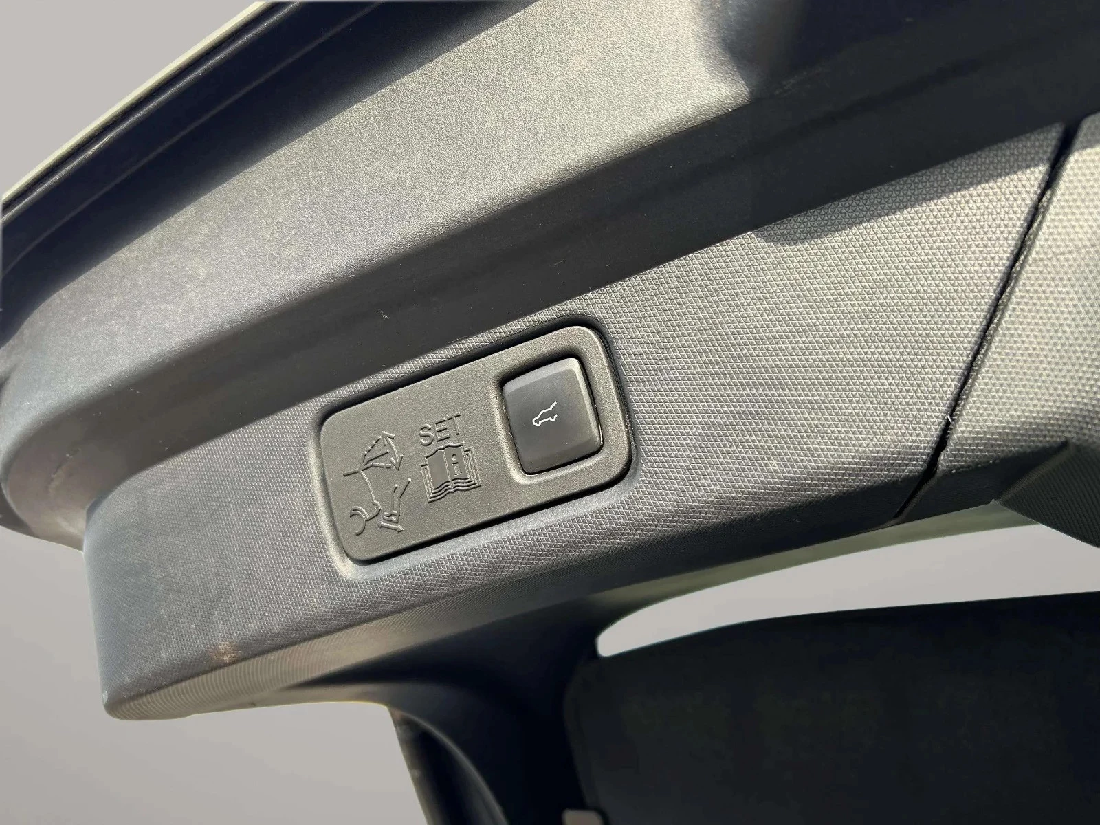 Ford-Mustang Mach-E-image-22