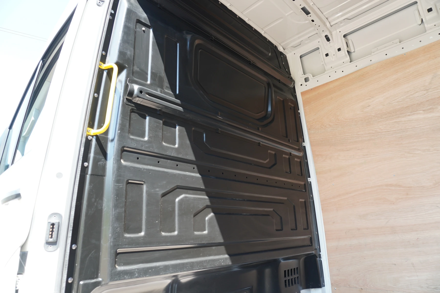 Volkswagen-Crafter-image-21