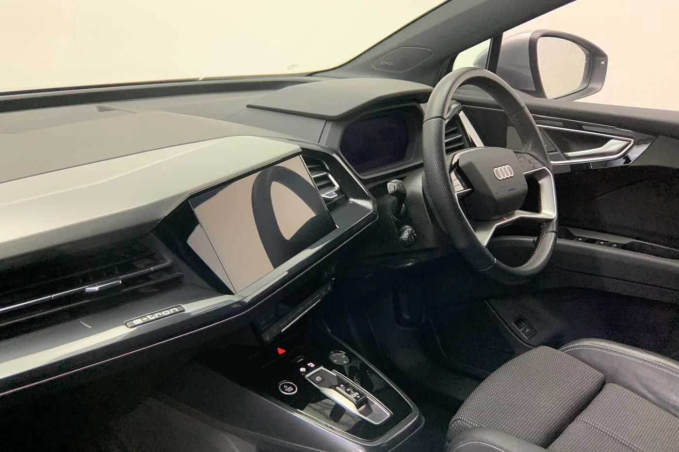 Audi-Q4 e-tron-image-11