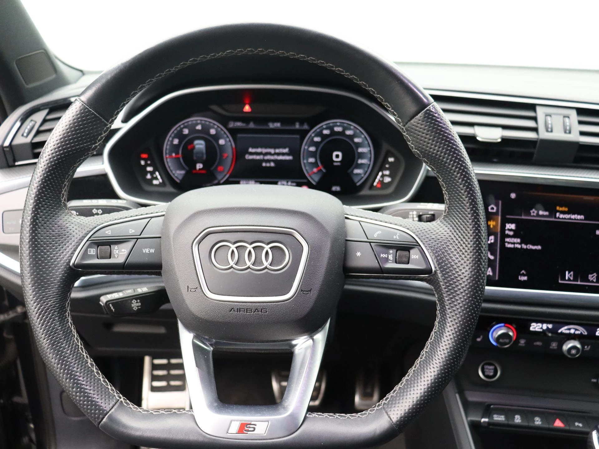 Audi-Q3-image-13