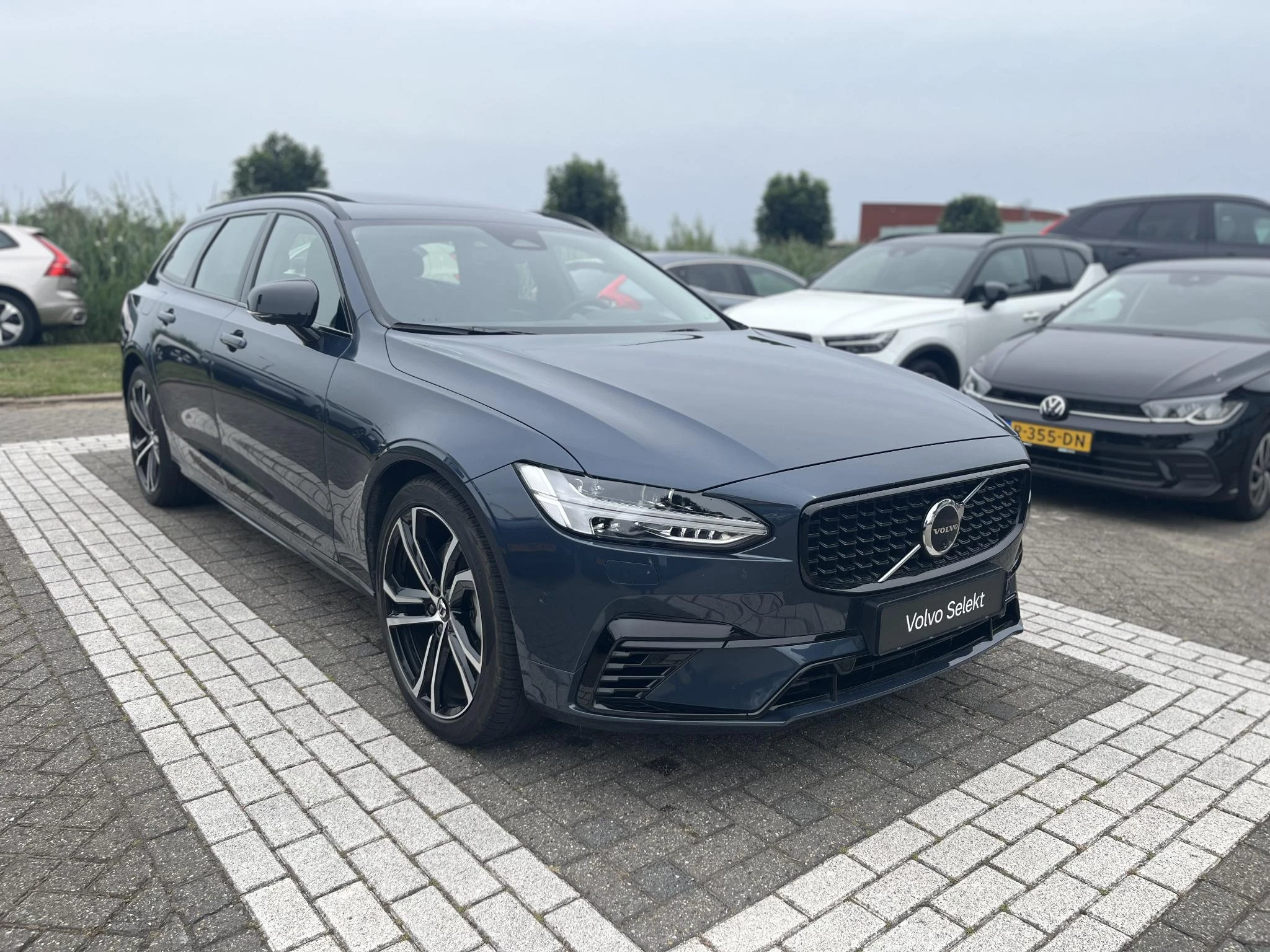 Volvo-V90-image-18