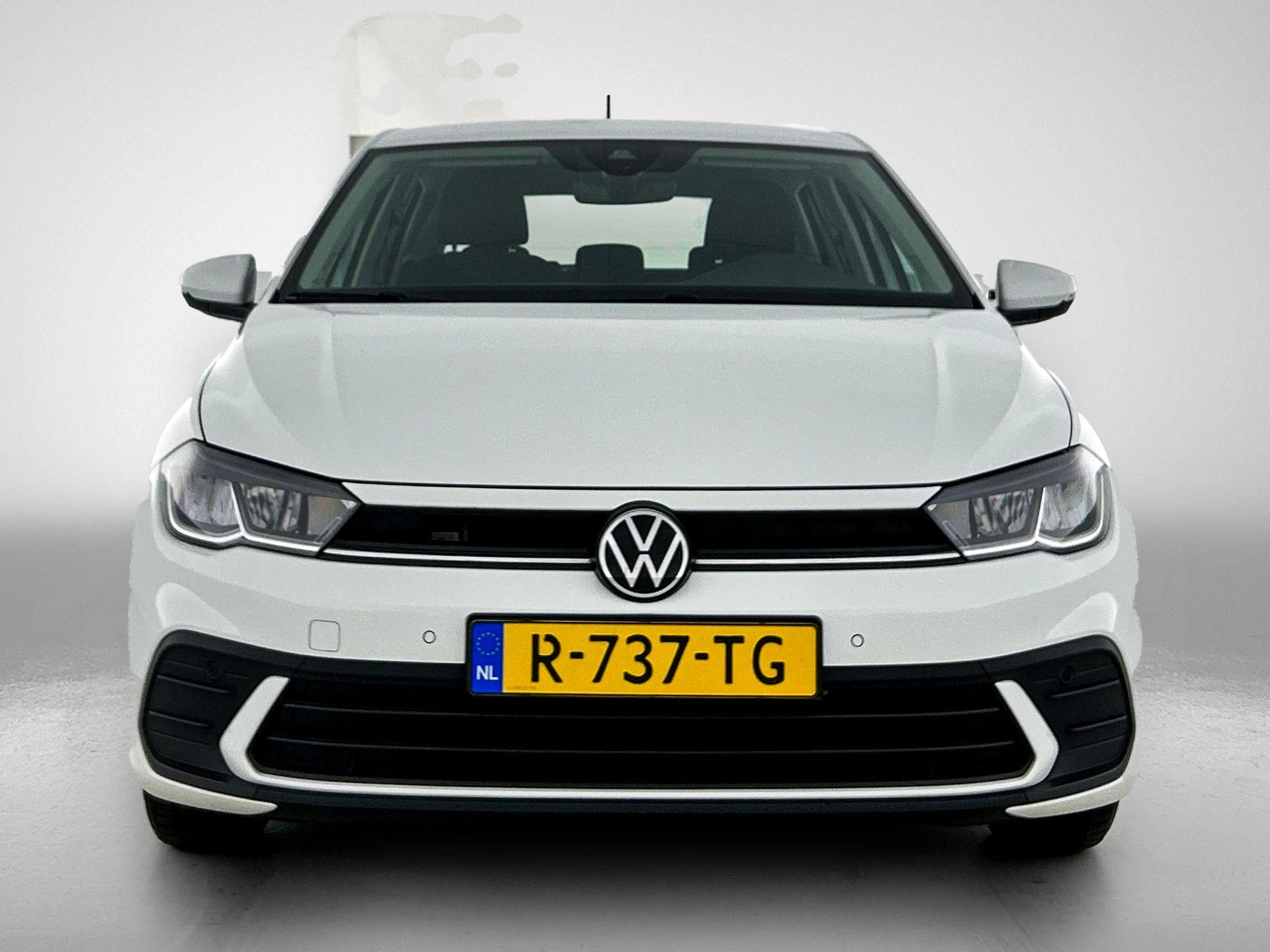 Volkswagen-Polo-image-4