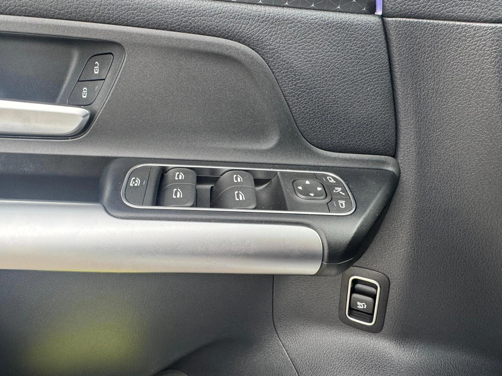 Mercedes-Benz-B-Klasse-image-19