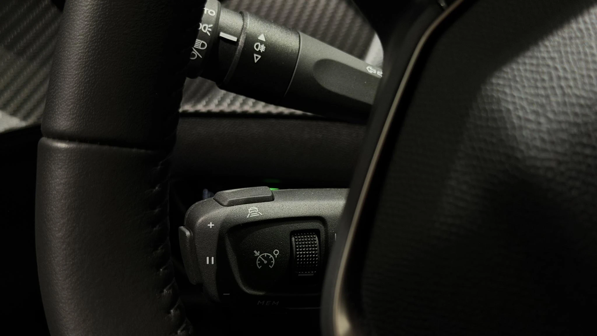 Peugeot-e-2008-image-10