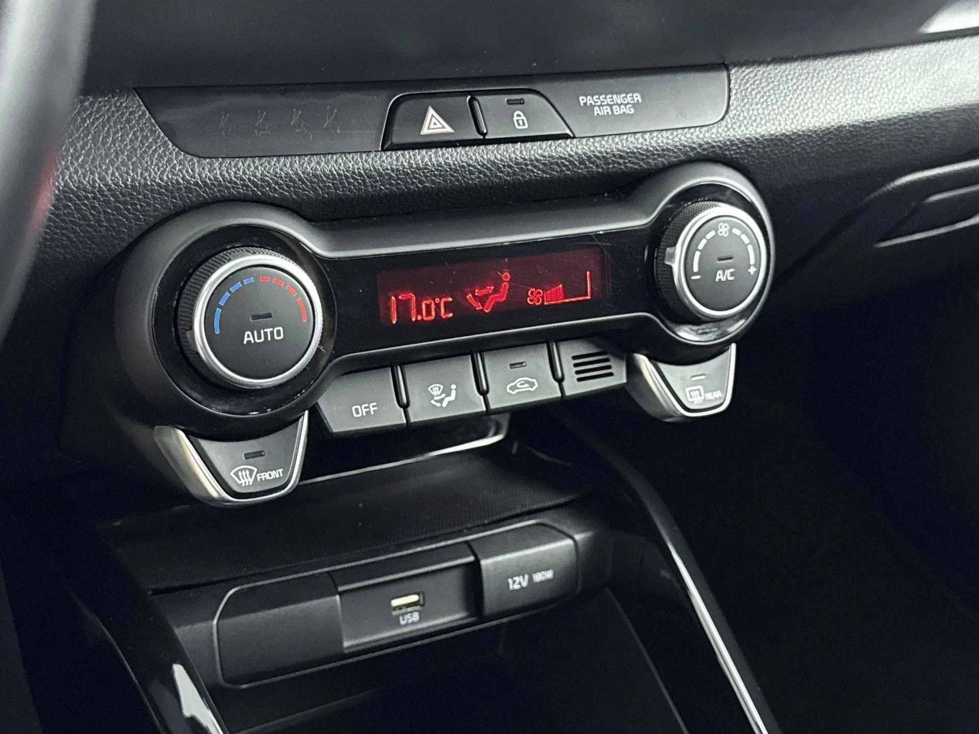 Kia-Stonic-image-18