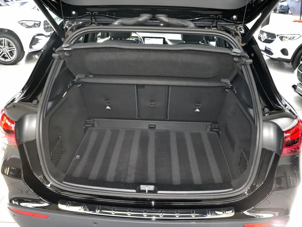 Mercedes-Benz-GLA 200-image-14
