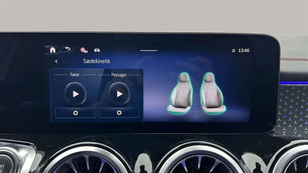 Mercedes-Benz-EQB-image-17
