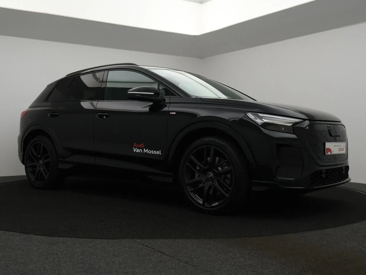 Audi-Q4 e-tron-image-15