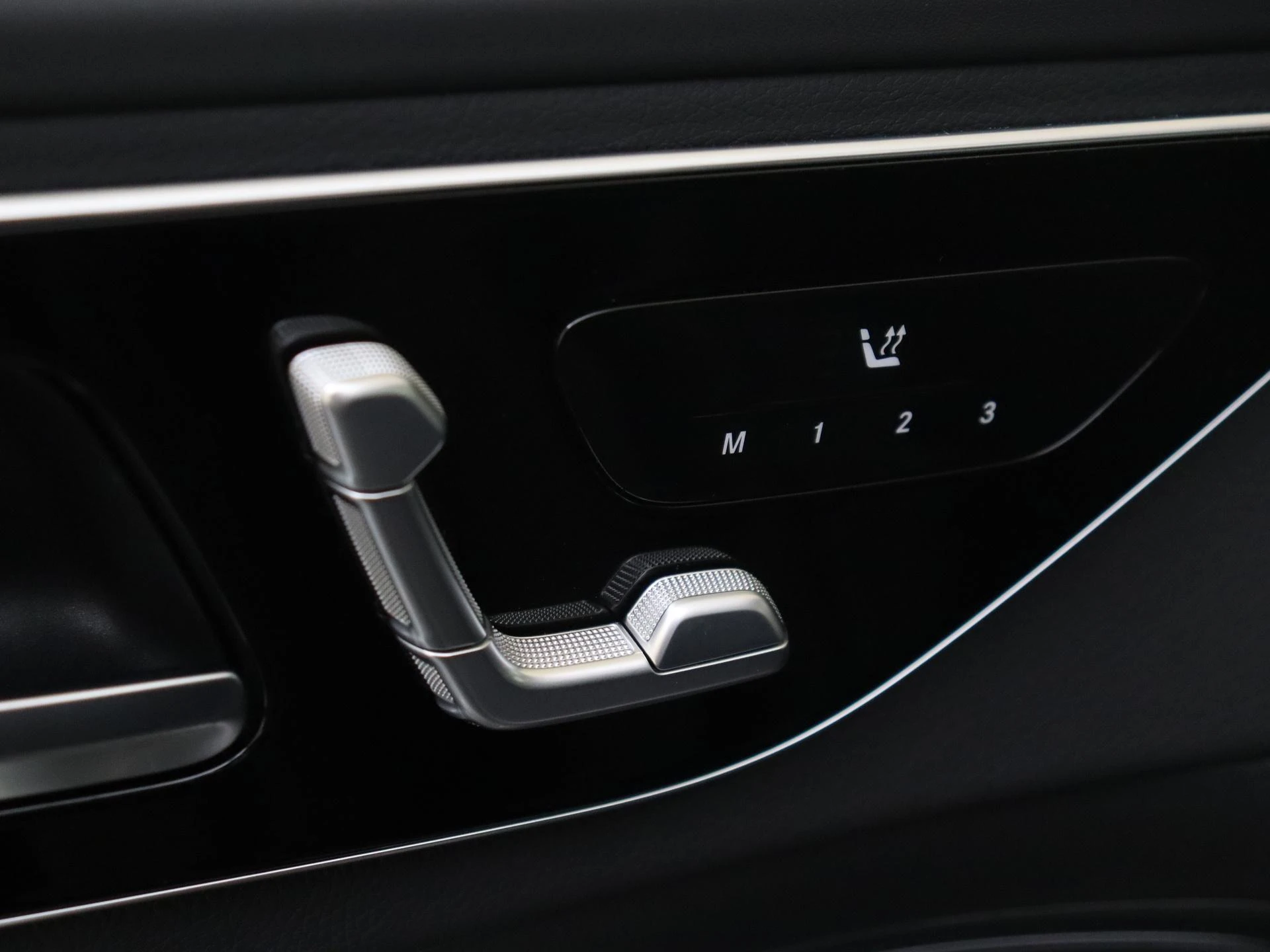 Mercedes-Benz-C-Klasse-image-24
